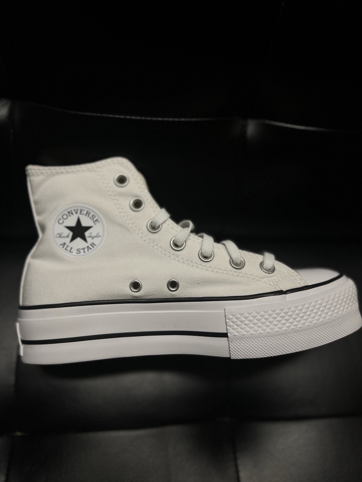 Converse Chuck Taylor All Star Hi Platform White Black Size 6 Brand New 561676C
