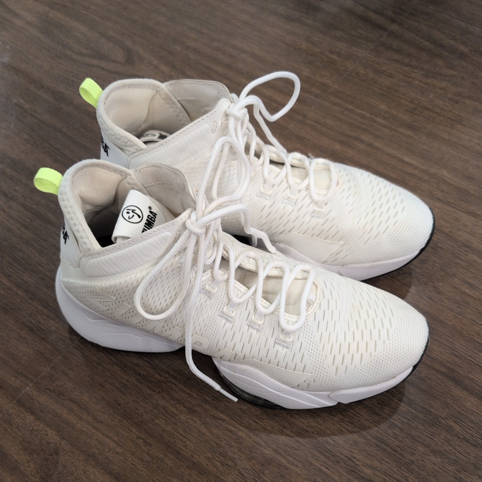 Zumba Air Stomp Funk 2.0 Women’s white shoes 10 Lace Up Dance Athletic Sneakers