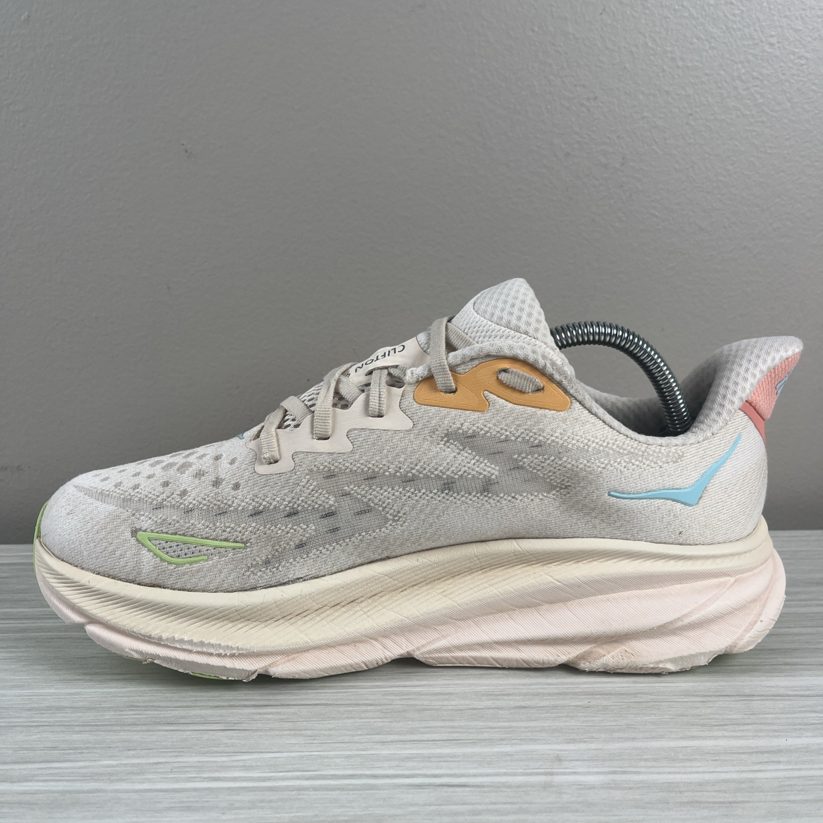 HOKA Clifton 9 Wide Shoes Womens Sz 10 Low Top Vanilla Astral Beige Mesh 1132211