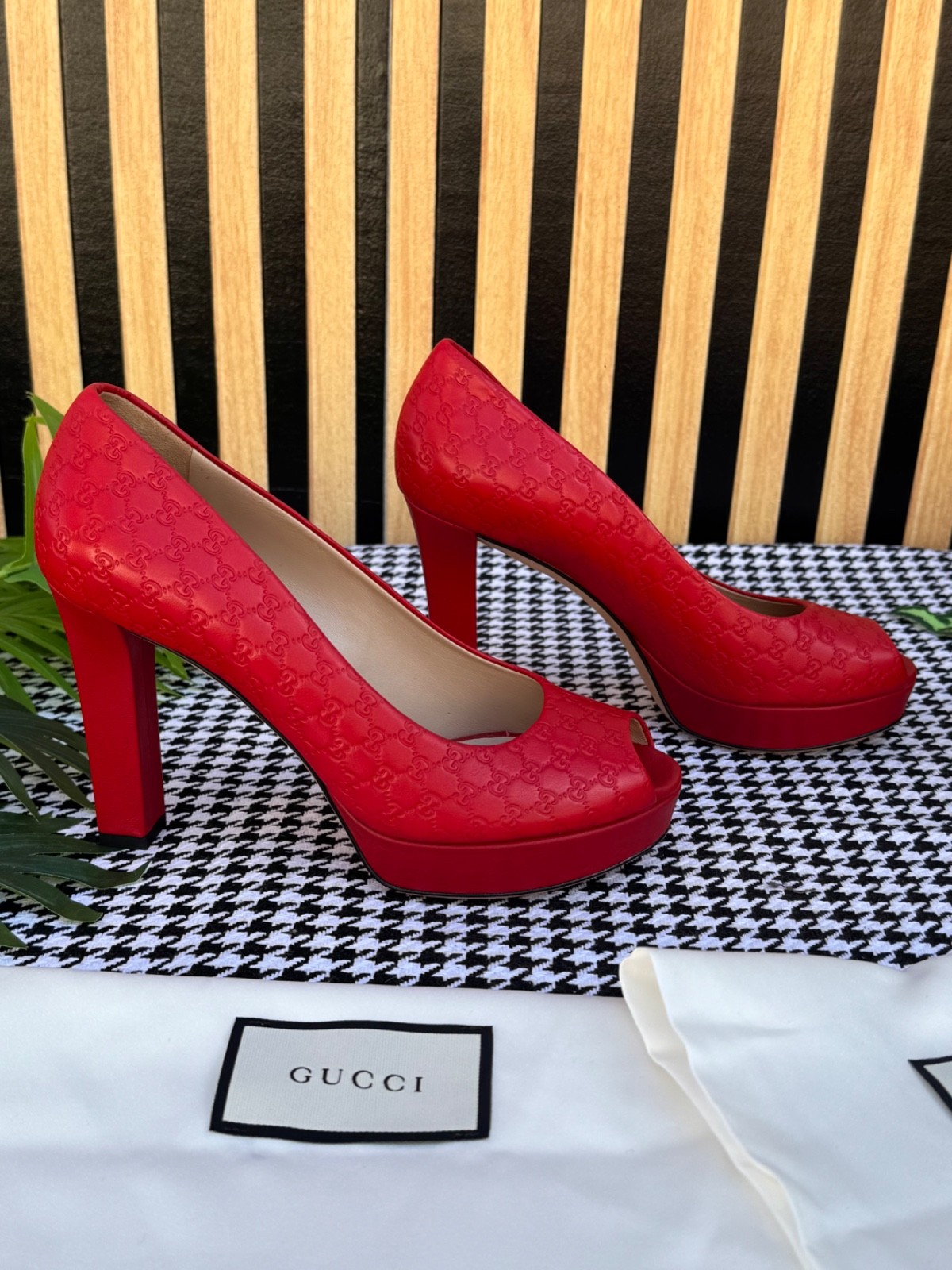 Gucci Women’s Shoes 337812 With Open Toe Guccissima Size US 6 / IT 36 EU 36