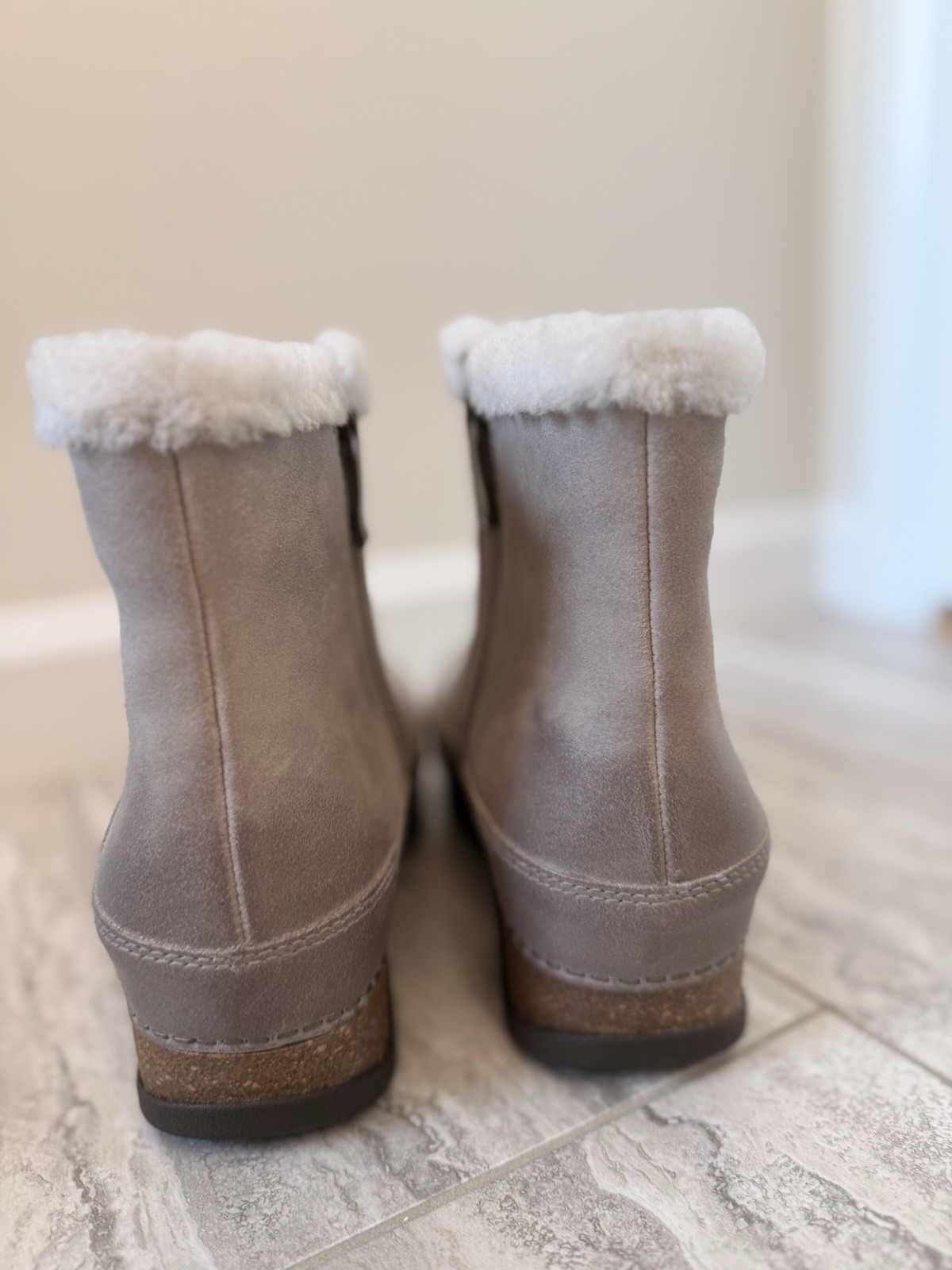 Dansko Matte Gray Suede Ankle Bootie Shearling Lined Fur Trim Side Zip 8.5