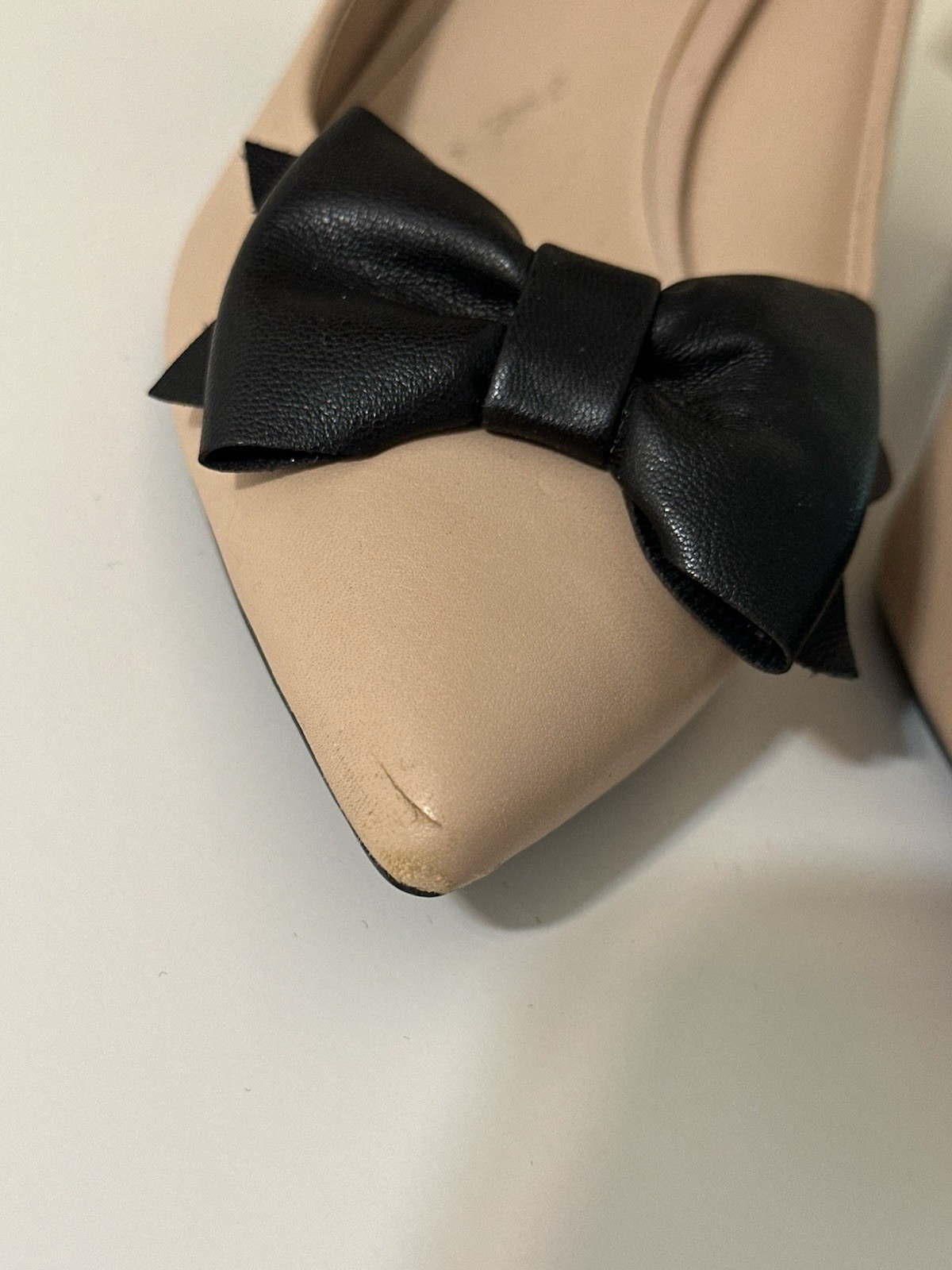 KARL LAGERFELD PARIS Beige/Black Patent Leather Pointed Toe Bow Pumps 9M
