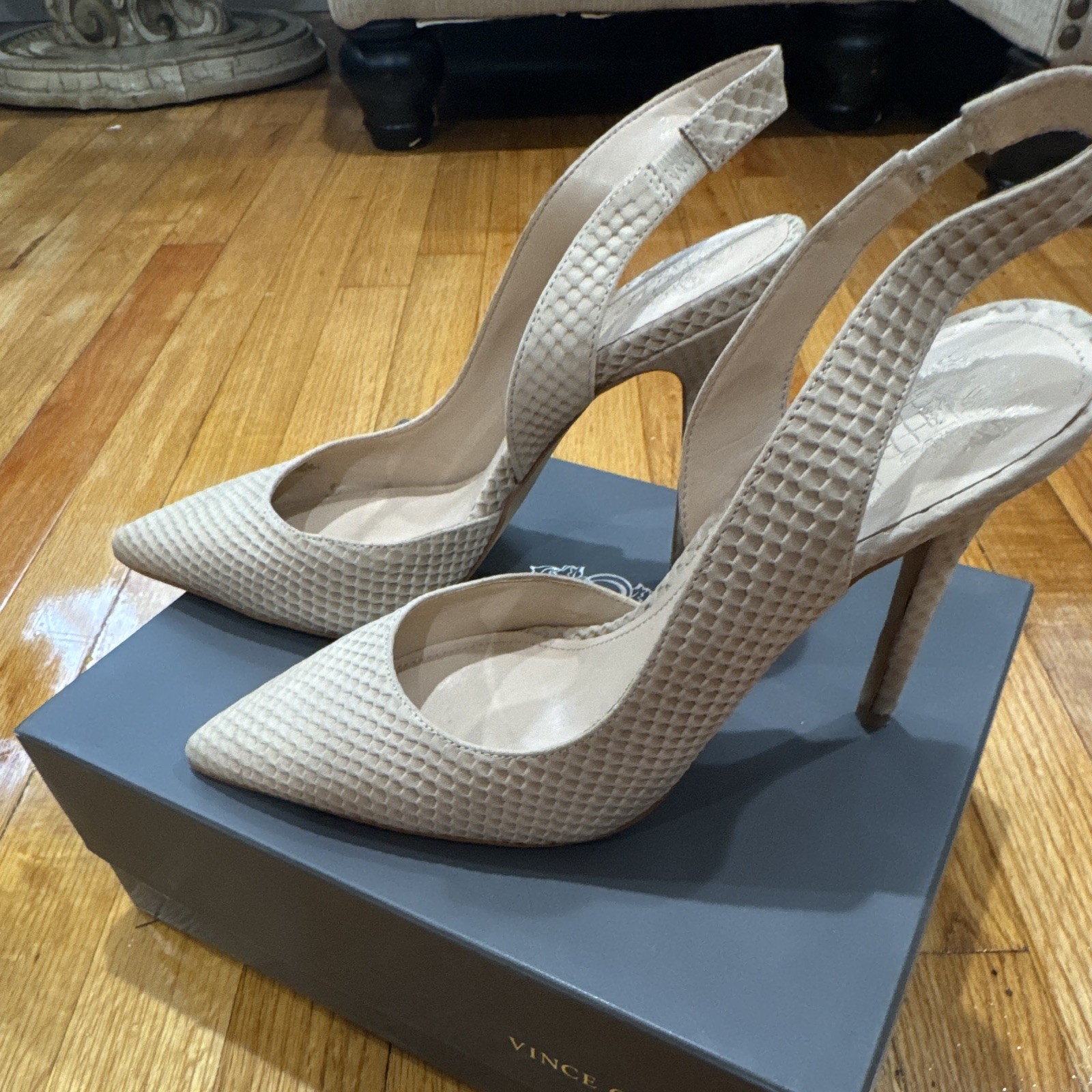 Vince Camuto Light Nude Fishskin Pointed Toe Slingback Stiletto Heels 8M