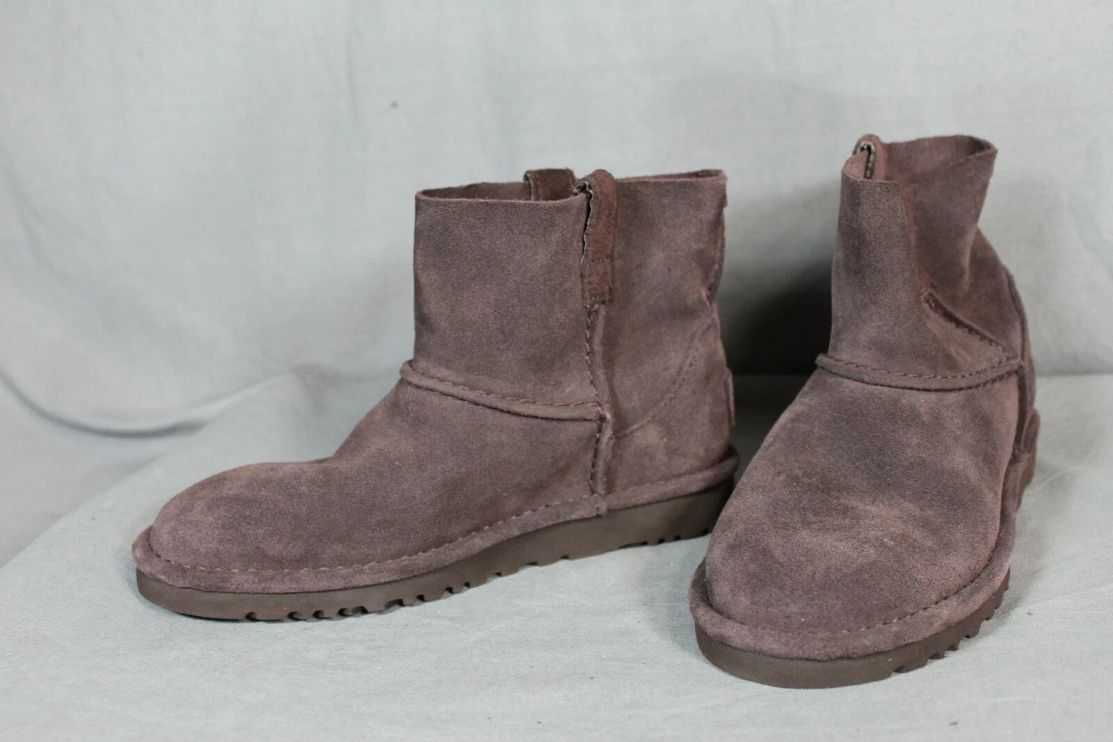 UGG 1017532 Brown Classic Mini Unlined Booties Size 5 Woman’s