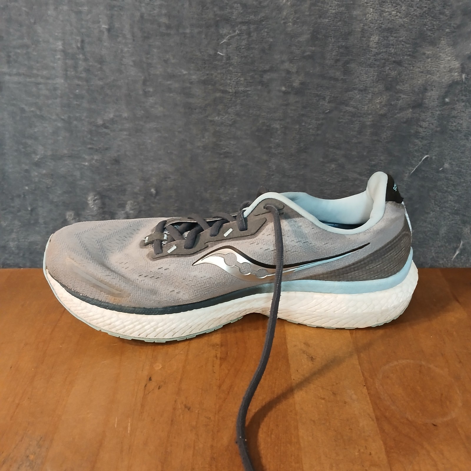 SAUCONY TRIUMPH 19 RUNNING SHOES WOMENS 12 GRAY BLUE FORMFIT 8MM