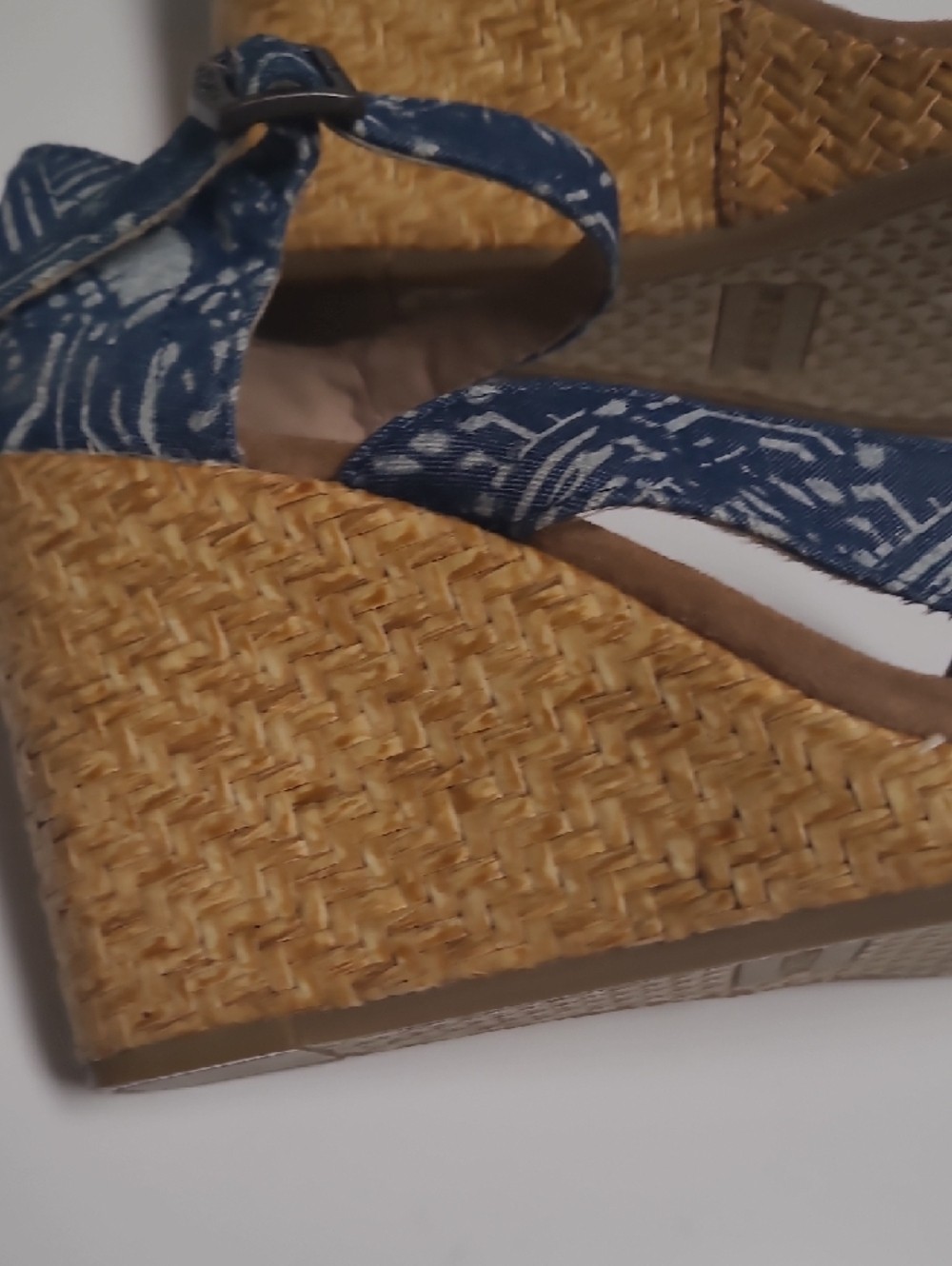 TOMS Navy Batik Denim & Beige Wedge Sandals with Braided Tan Strap – Size 6.5