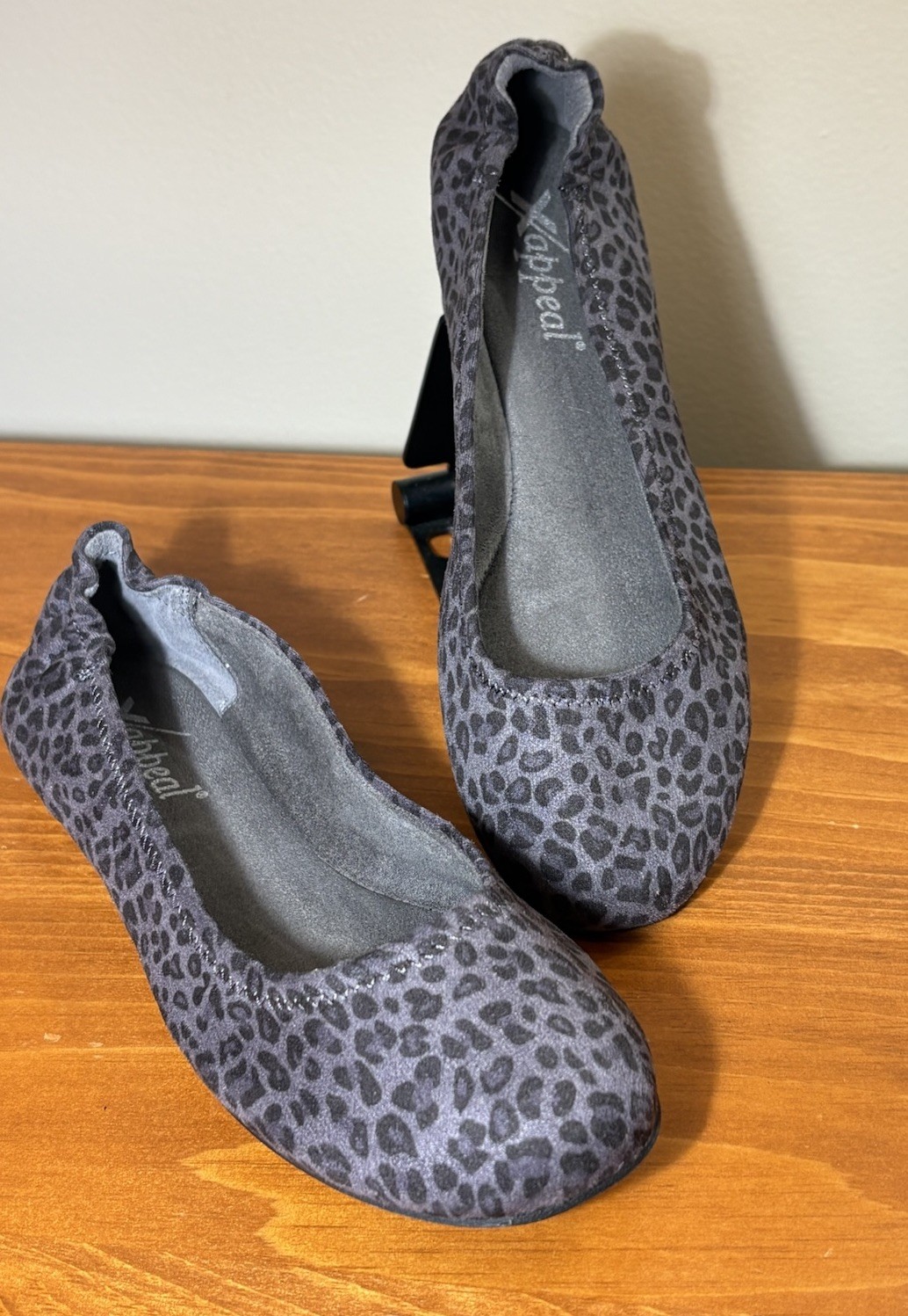 Xappeal Gray Black Leopard Print Ballet Flats Women’s Size 6 Slip On NWOB