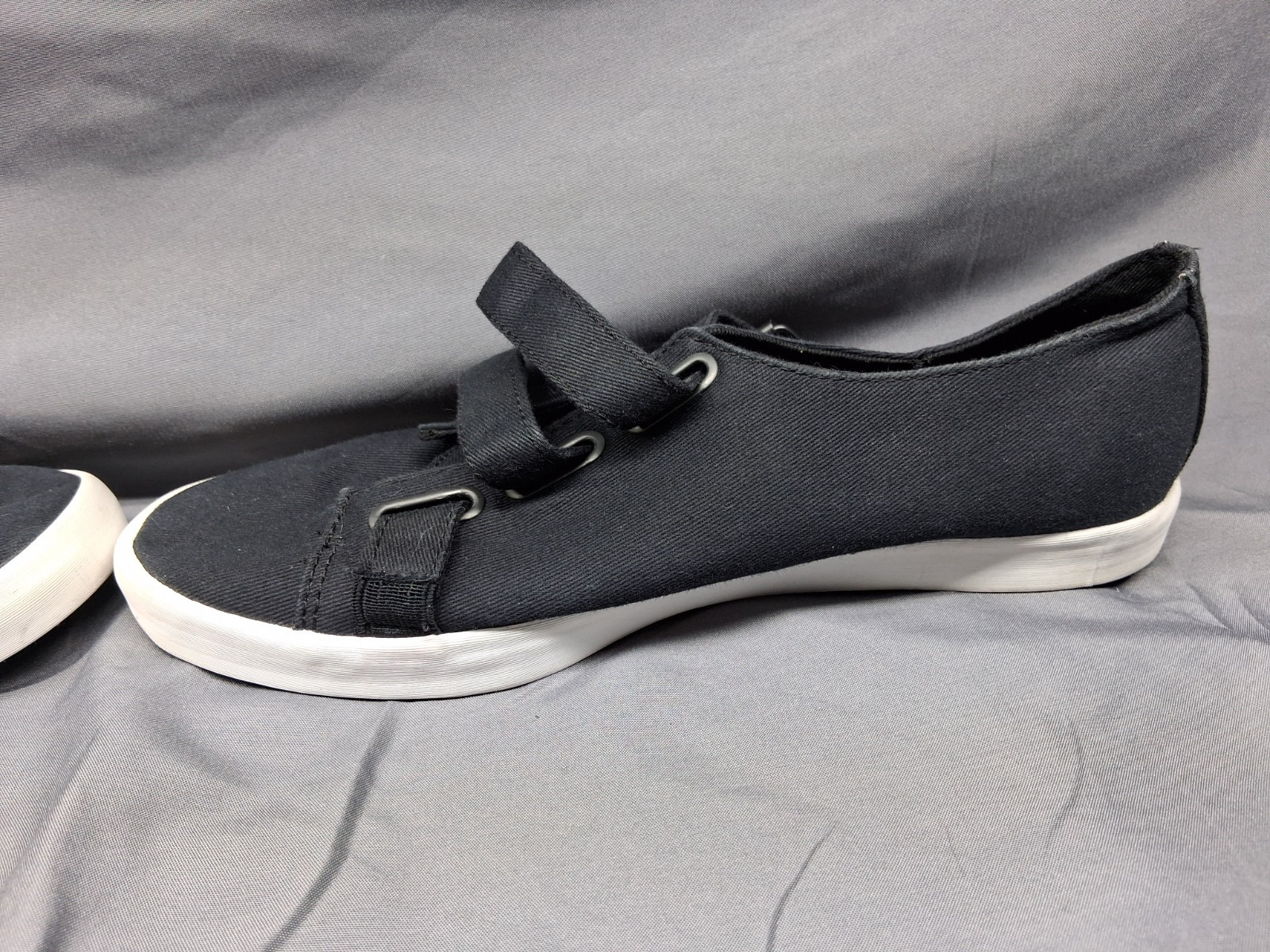 VOLCOM Womens 5 Black Canvas Strap Buckle
