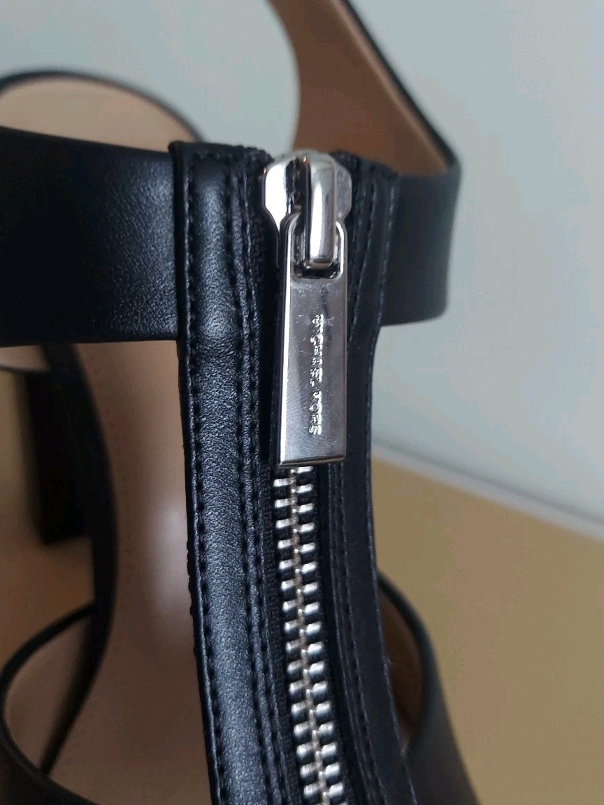 Michael KORS LIESEL Black SILVER Logo Zipper T Strap Platform Sandals LOVE SHOES