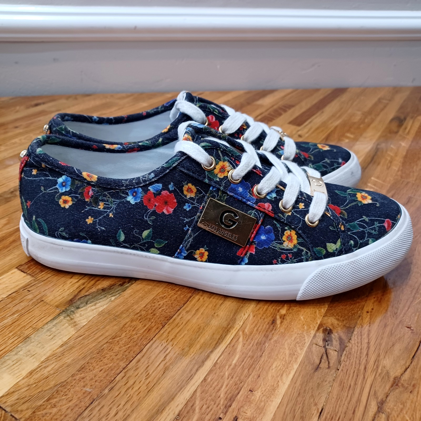 G by Guess GBG Los Angeles Backer Women’s Size 6.5 Navy/Floral Shoes