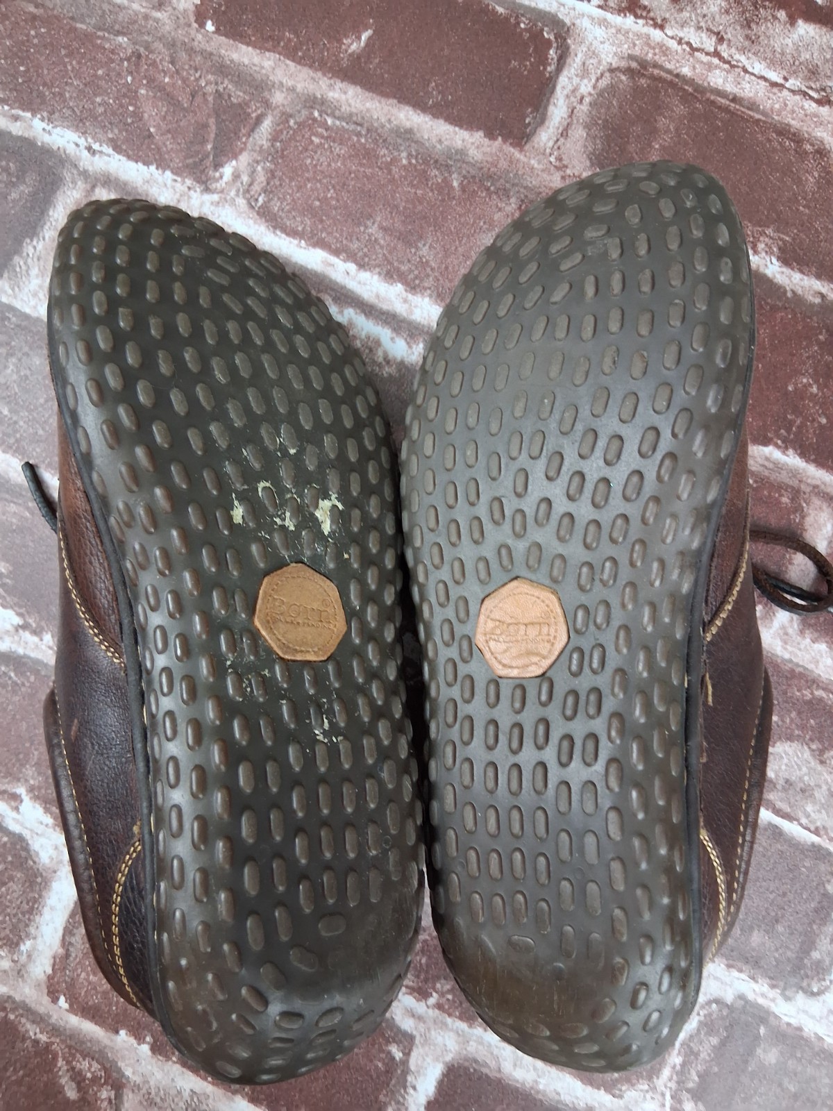 Born Hand Crafted Women Shoes Brown Stitched Leather Stitched Casual Sz 8 Rugged