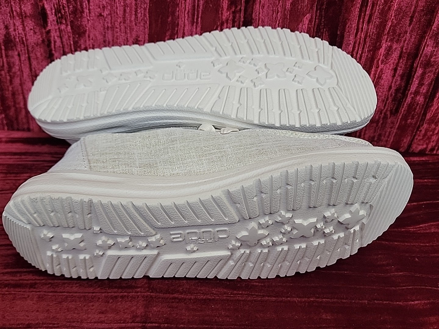 Hey Dude Ivory men’s 5 women’s 6.5 slip On casual shoe sheos new nwt Flats
