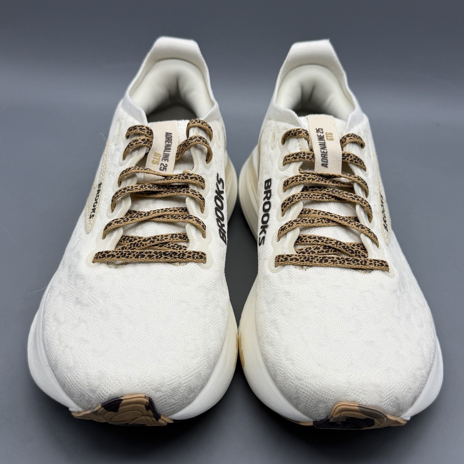 Brooks Adrenaline GTS 25 Women’s 6 B Running Walking Shoes Coconut Crème Leopard