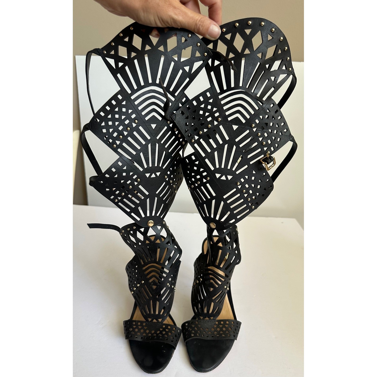 Schutz Brasiliana Gladiator Sandals Black Leather Laser Cut Removable Piece 8B
