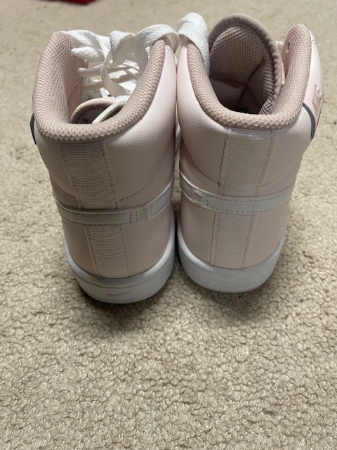 Nike Women’s Court Royale 2 Mid Light Soft Pink Size 7.5