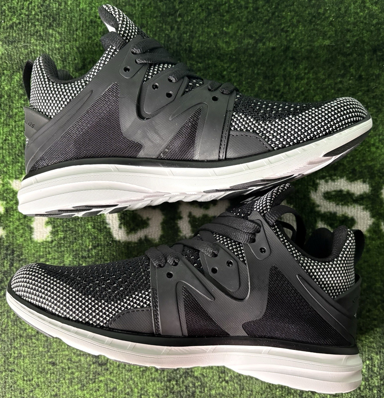 US Women’s 7 – APL Ascend “Black/White” New in Box, ALO Yoga, Running Shoes