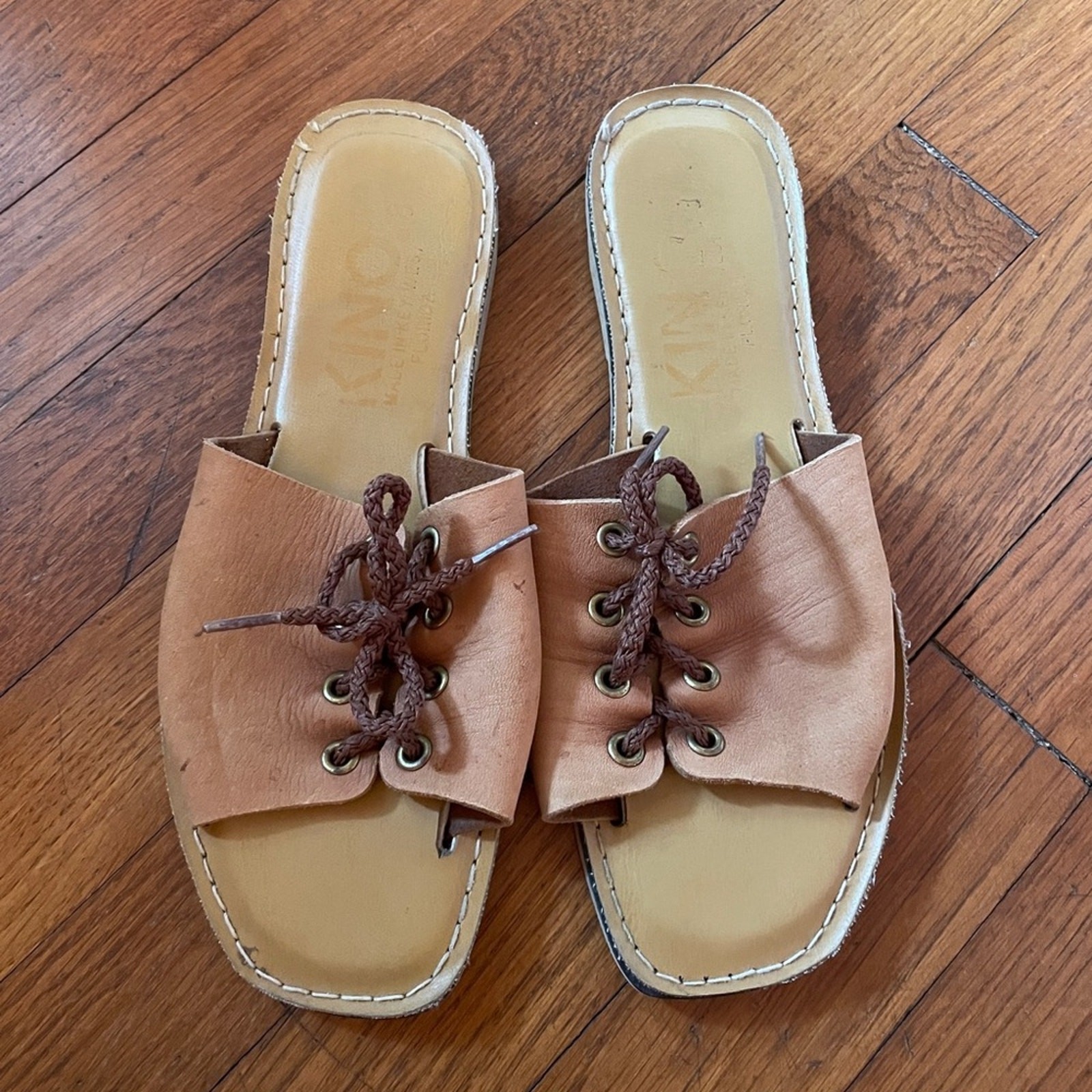 KINO Key West Sandals Chancletica Leather Lace Up Slides – Sz 8 💕🎀