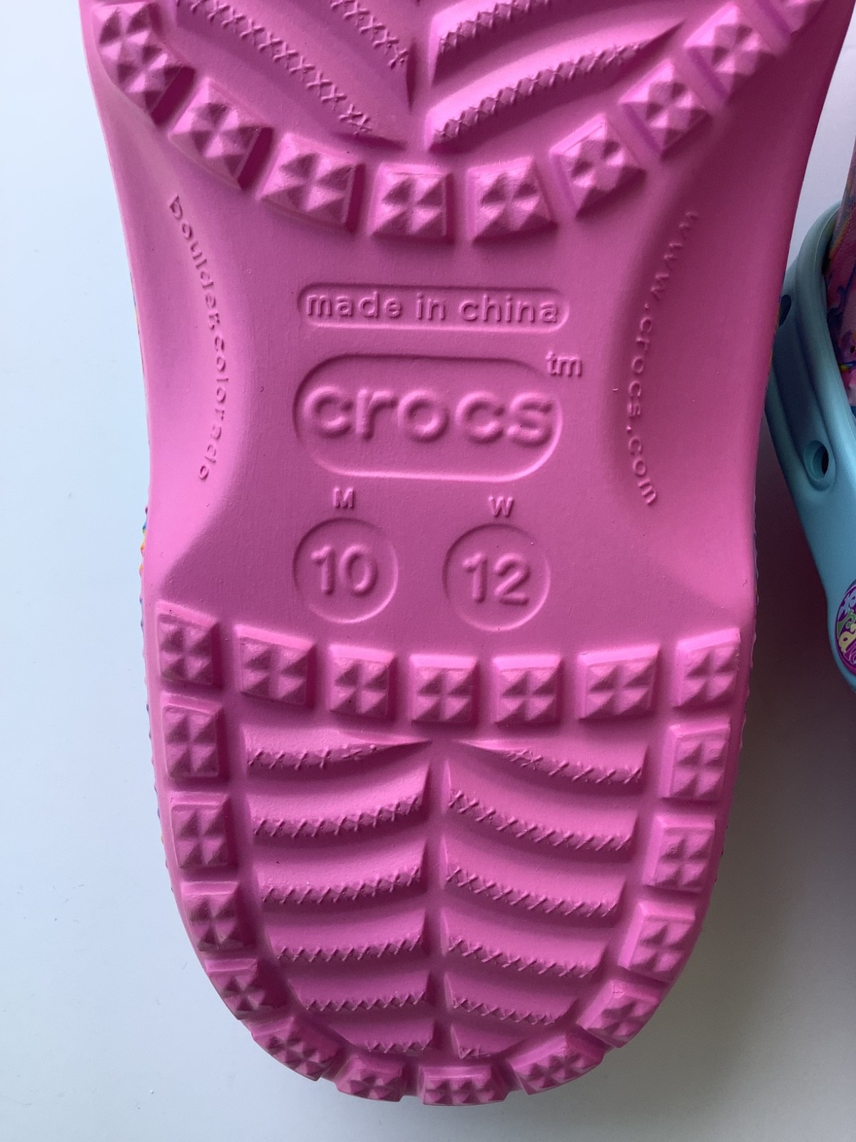 Crocs M10 W12 Lisa Frank Rainbow Unicorn Pink Classic Clog