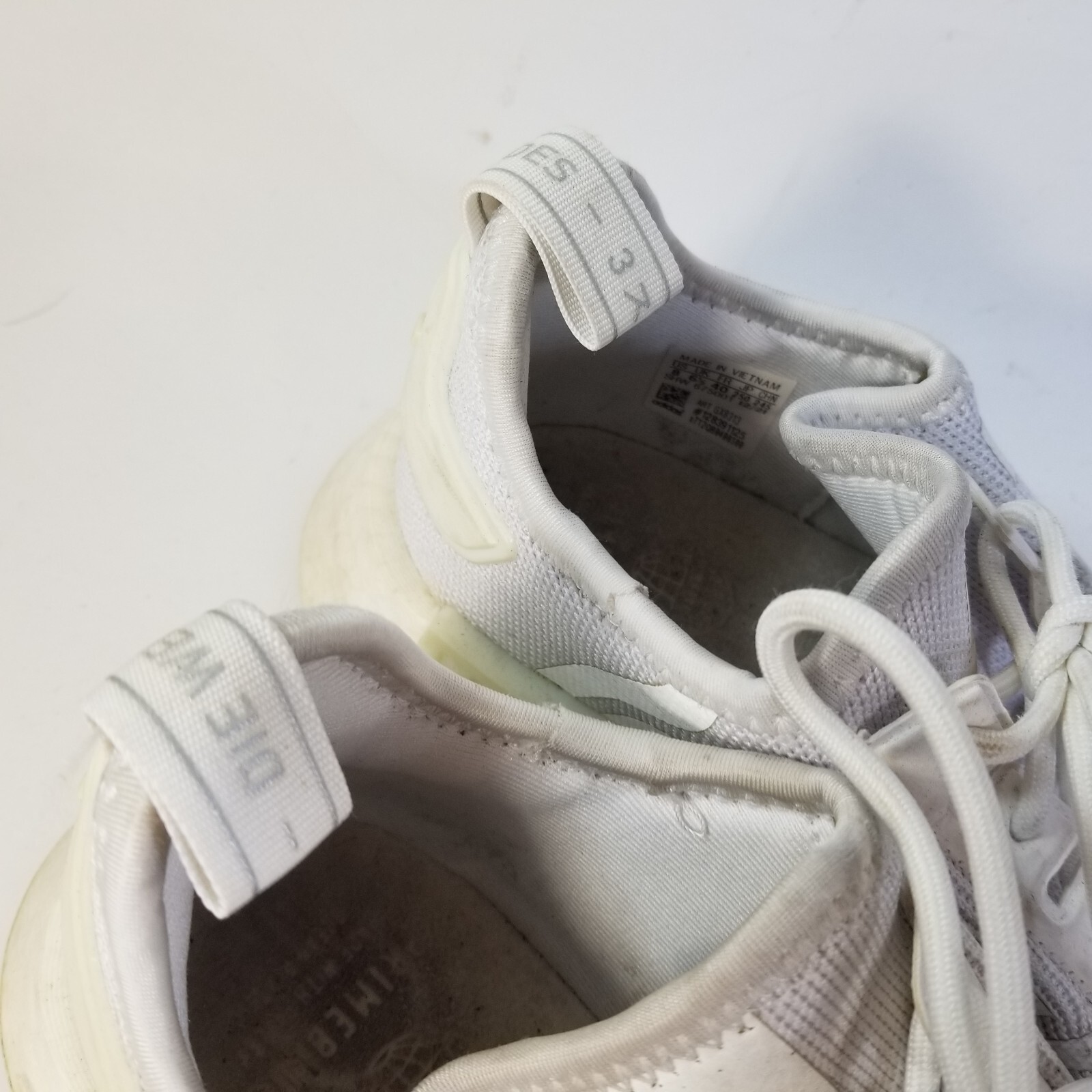 Adidas Originals Women’s NMD R1 Running Sneakers Size 8 US