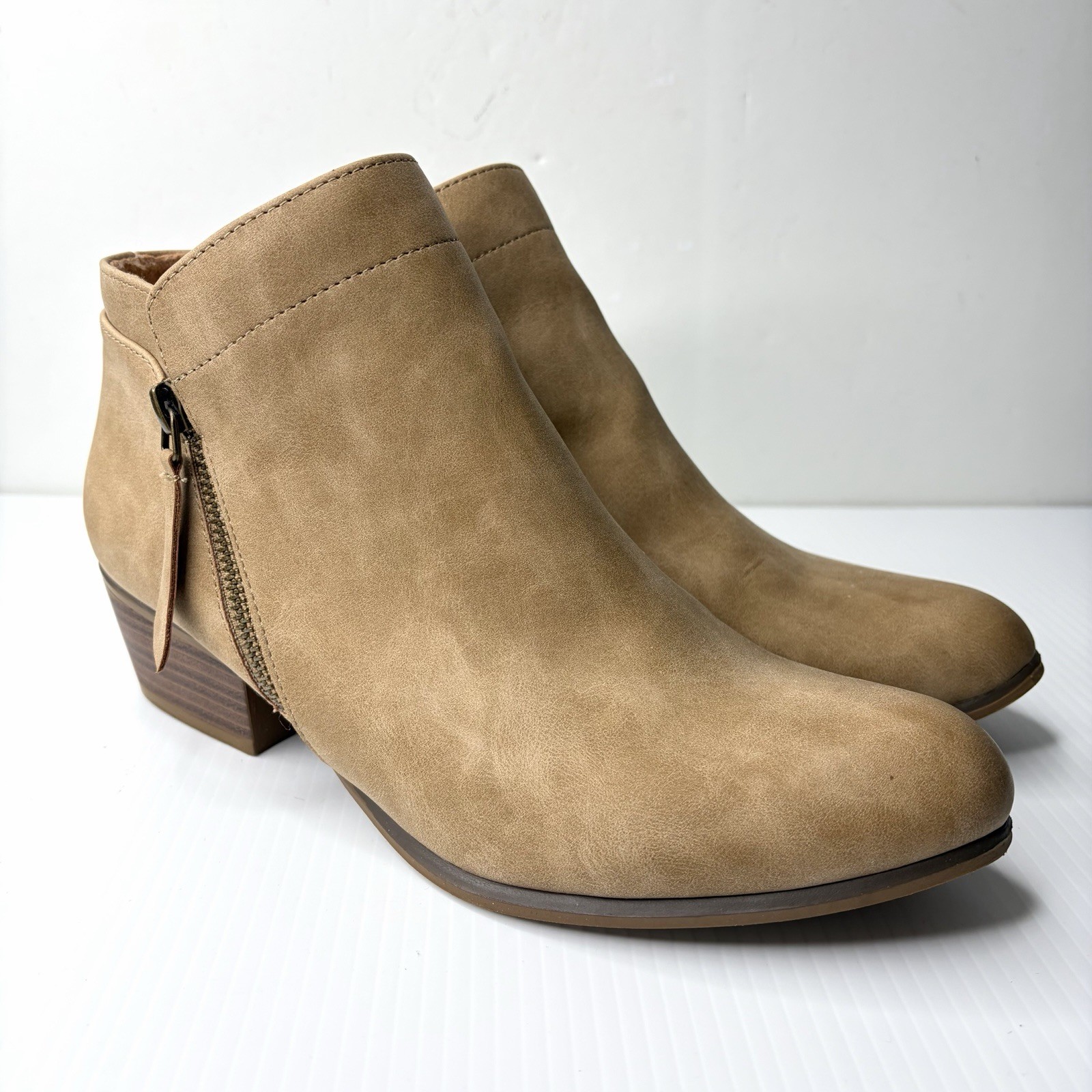 Unionbay Womens TOLEDO Fashion Faux Suede Booties Decorative Zipper Tan Size 9