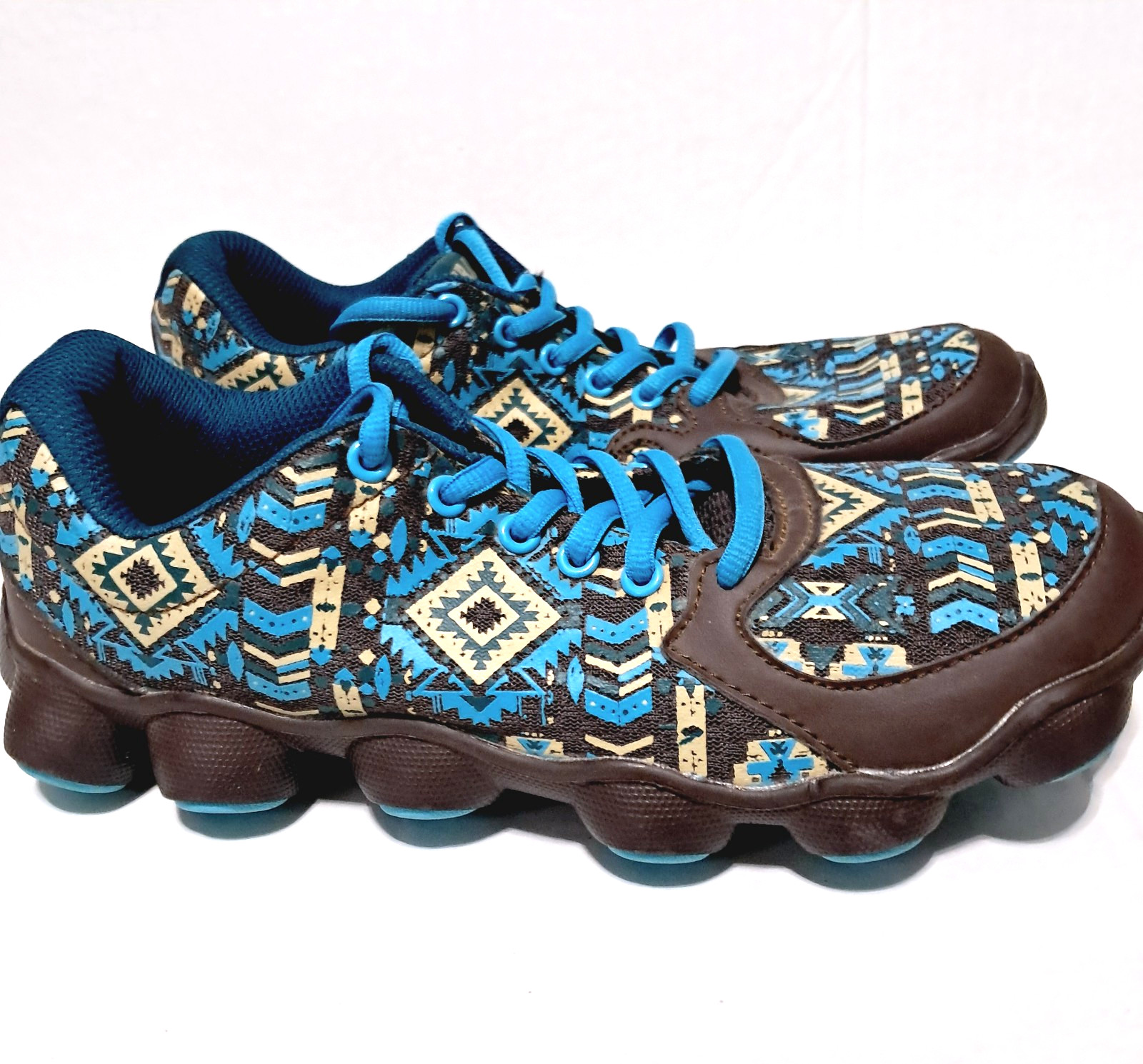 Sneakers Shoes Women’s Size 9 Crazy Train Aztec Western Print Lace Up Casual