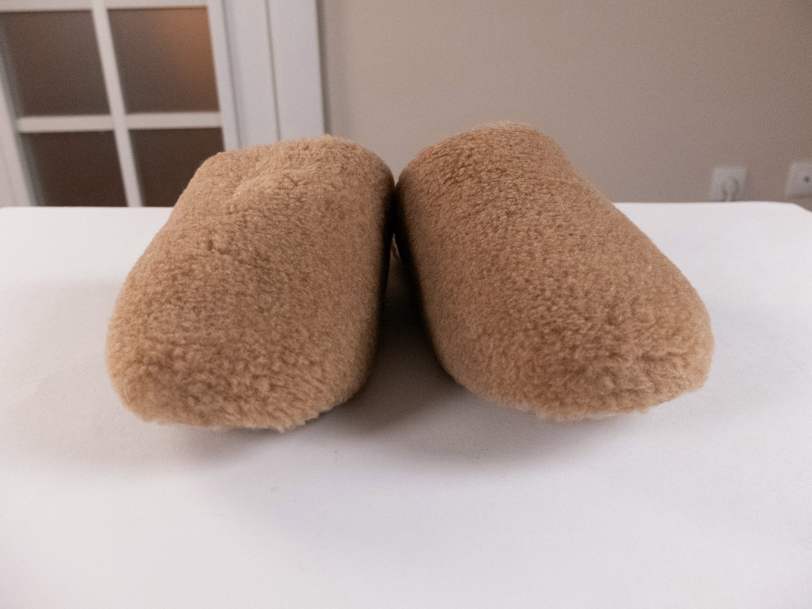 (NO CUSTOMS TAX) LORO PIANA Wintercozy cashfur beige cashmere slippers Size 8 38
