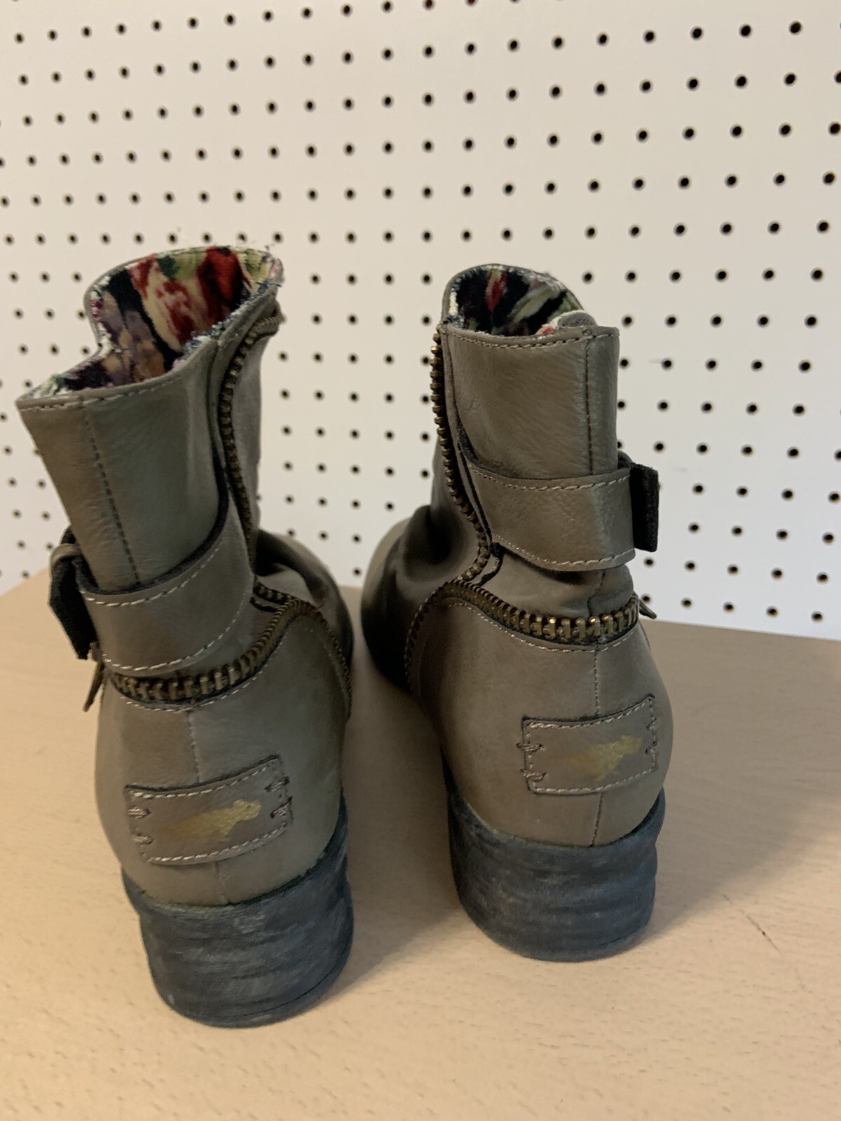 Womens Rocket Dog ankle Boots ~ brownish gray ~ size 7M
