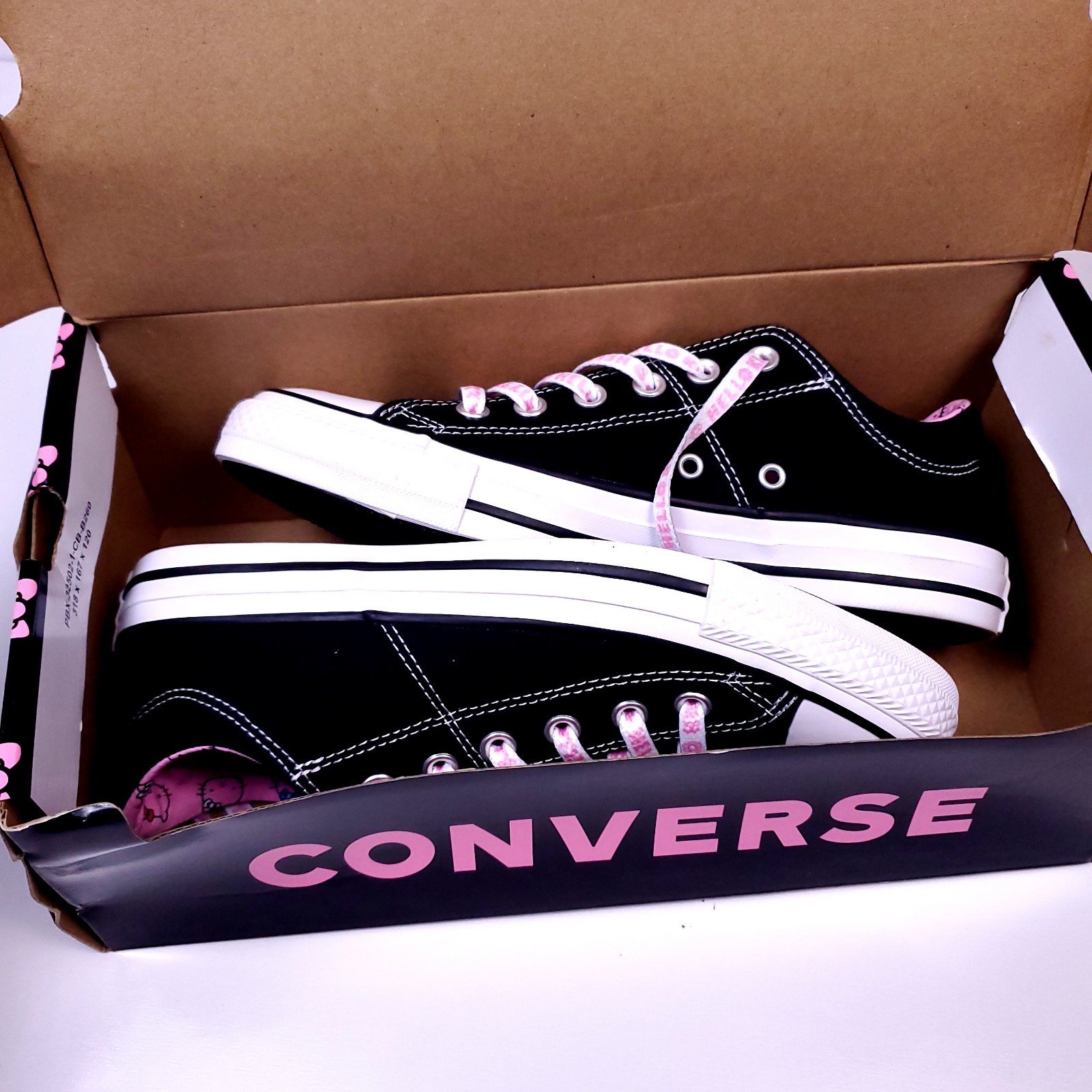 Converse Chuck Taylor All Star Madison Ox Hello Kitty Women’s Size 8.5 Low Top