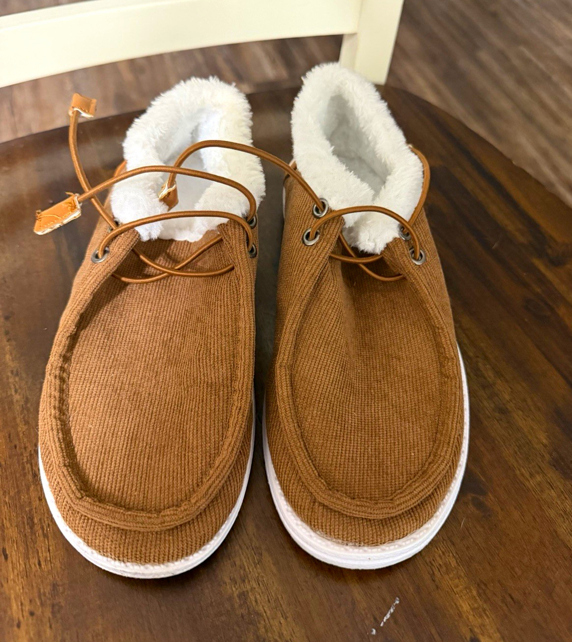 Women’s Moccasin Slippers Brown/White Lace-Up Faux Fur Lined Fur Trim 5