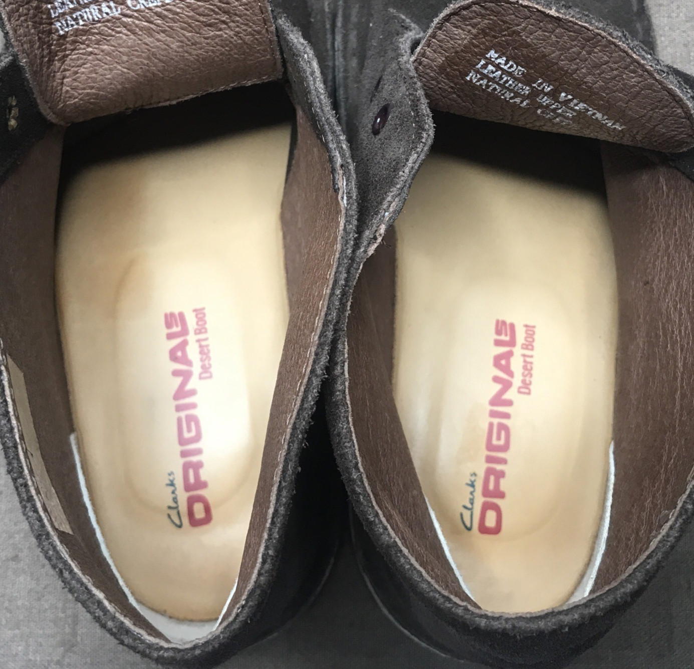 *See Description Clarks Originals Desert Boots Women’s Brown Suede Chukka 6.5M