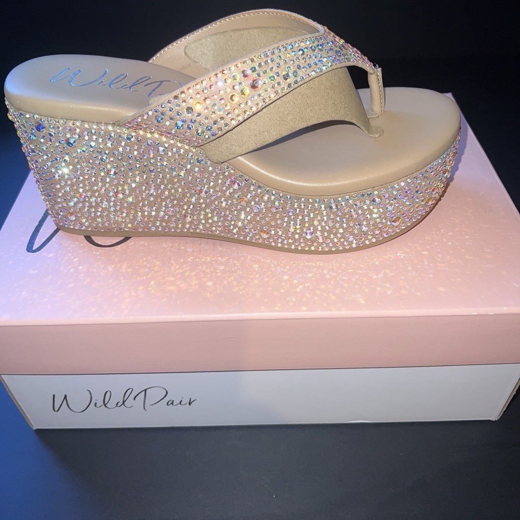 Wild Pair Women’s Beige Rhinestone Bling Wedge Thong Sandals Slip On US 7 M