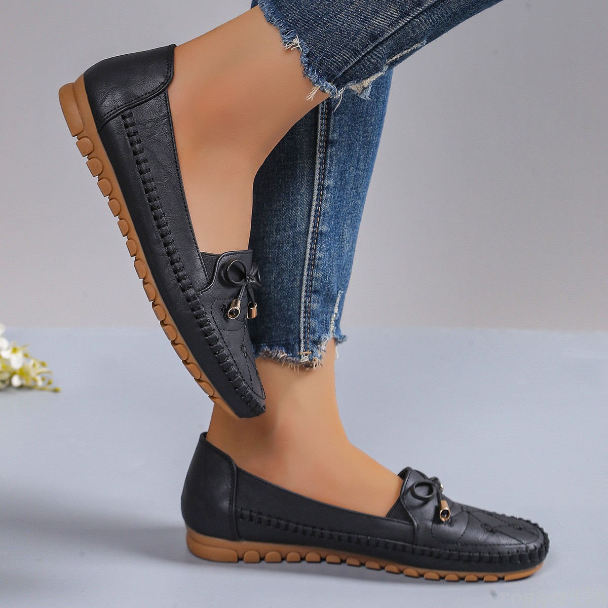 Womens Bow Accent Loafers Slip-On Casual Flat Driving Shoes for Daily Wear