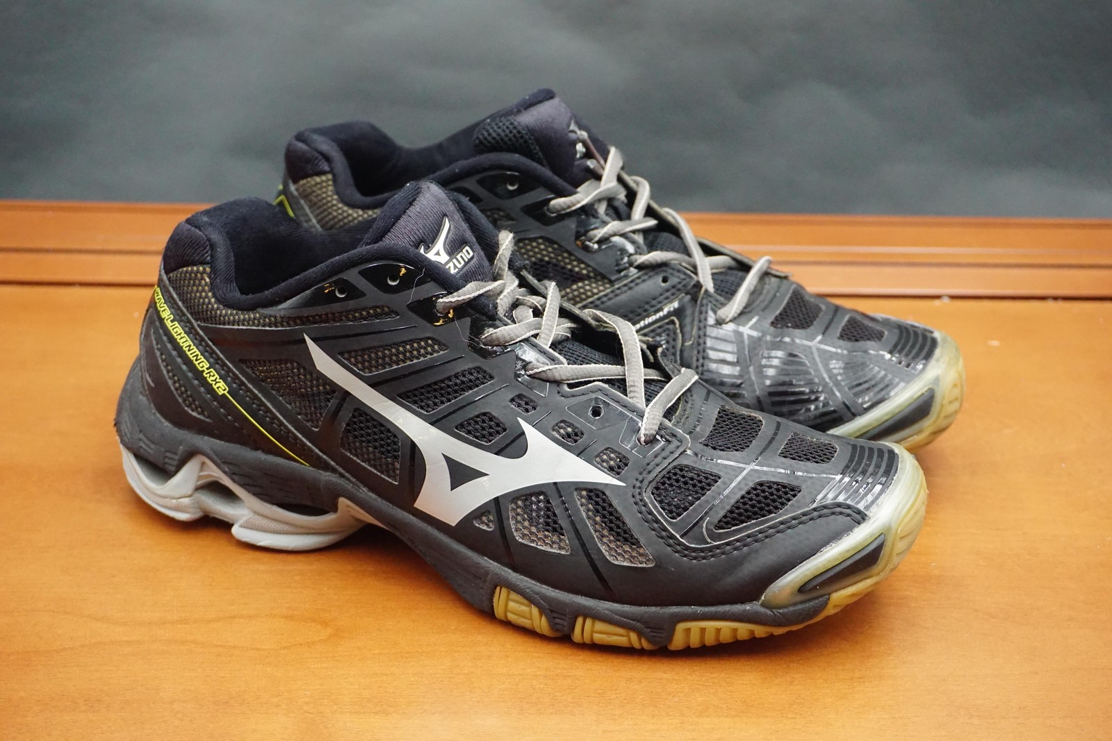 Mizuno Wave Lightning RX2 Shoes Womens 8.5 Black Mesh Lace Up Low Top Volleyball