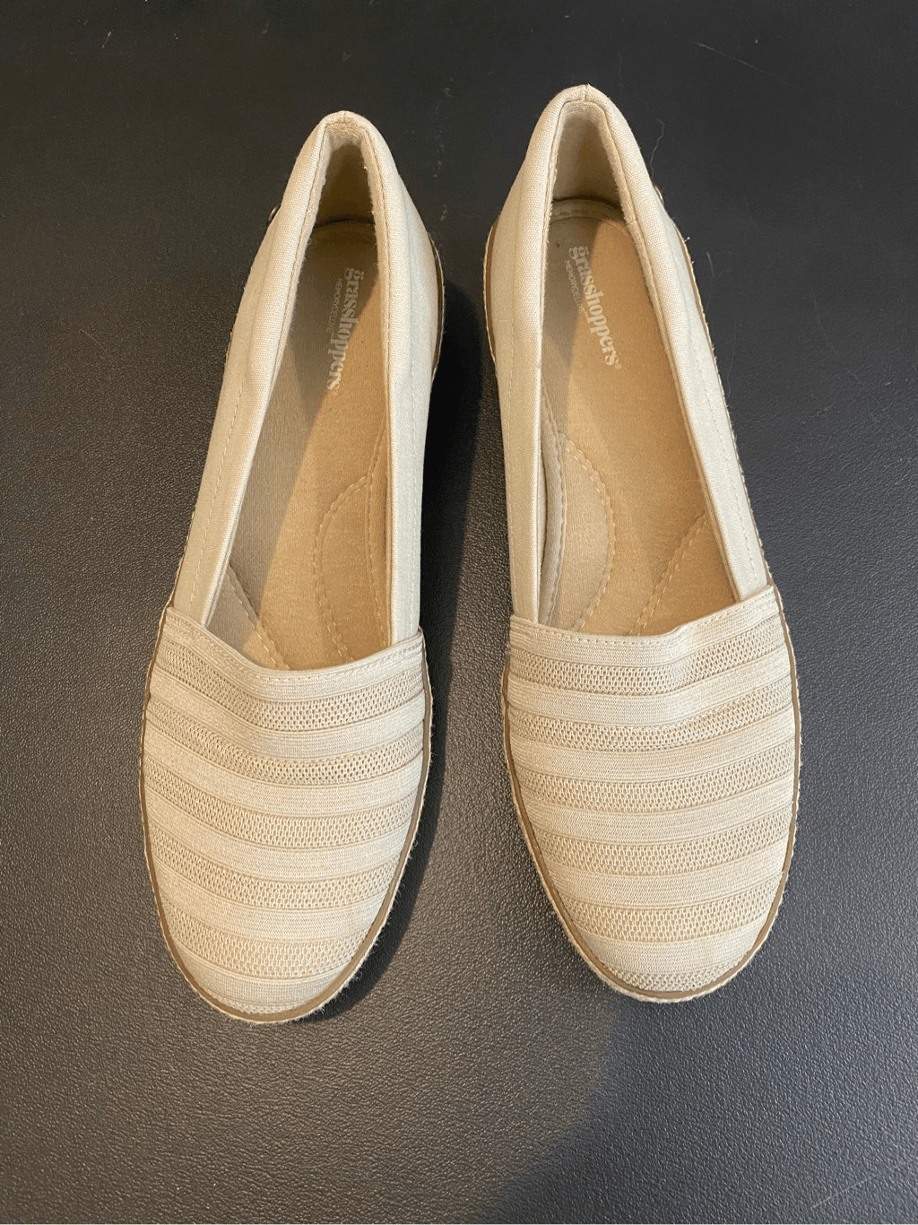Grasshoppers Cream Semi-Casual Mesh Round Toe 1” Wedge Shoe Women’s 10M