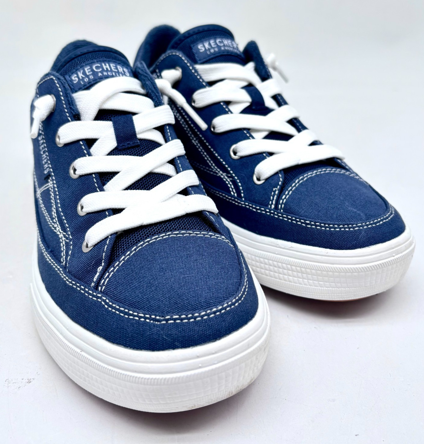 SKECHERS Women’s Navy Canvas Arcade Arch Fit Arcata Shoes Size 9 B