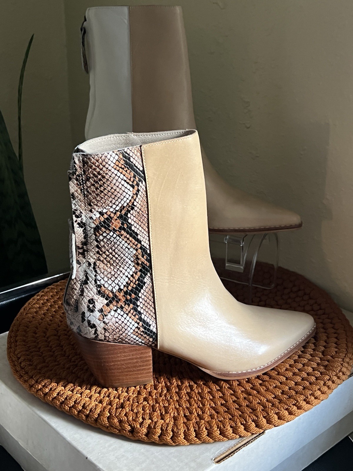 Matisse Carson Two-Tone Beige, White & Snakeskin Block Heel Ankle Boots Size 8 M