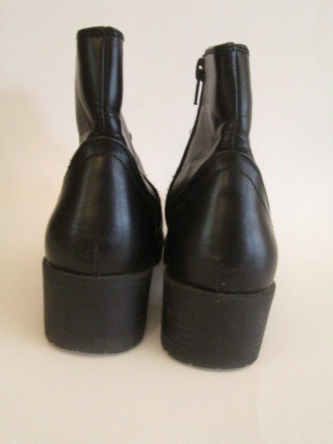 Black Combat Boots w Chains Side Zip Size 7.5 Med. Goth Punk