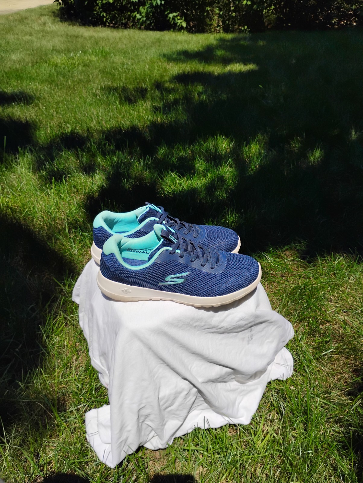 Sketchers NVAQ Designed In Los Angeles