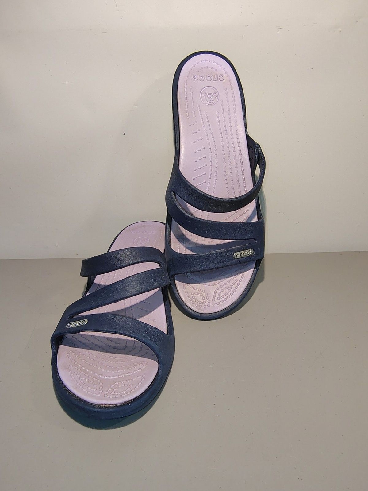 Crocs Womens Rhonda Slides Sandals Wedge Heel Black Size 8 purple