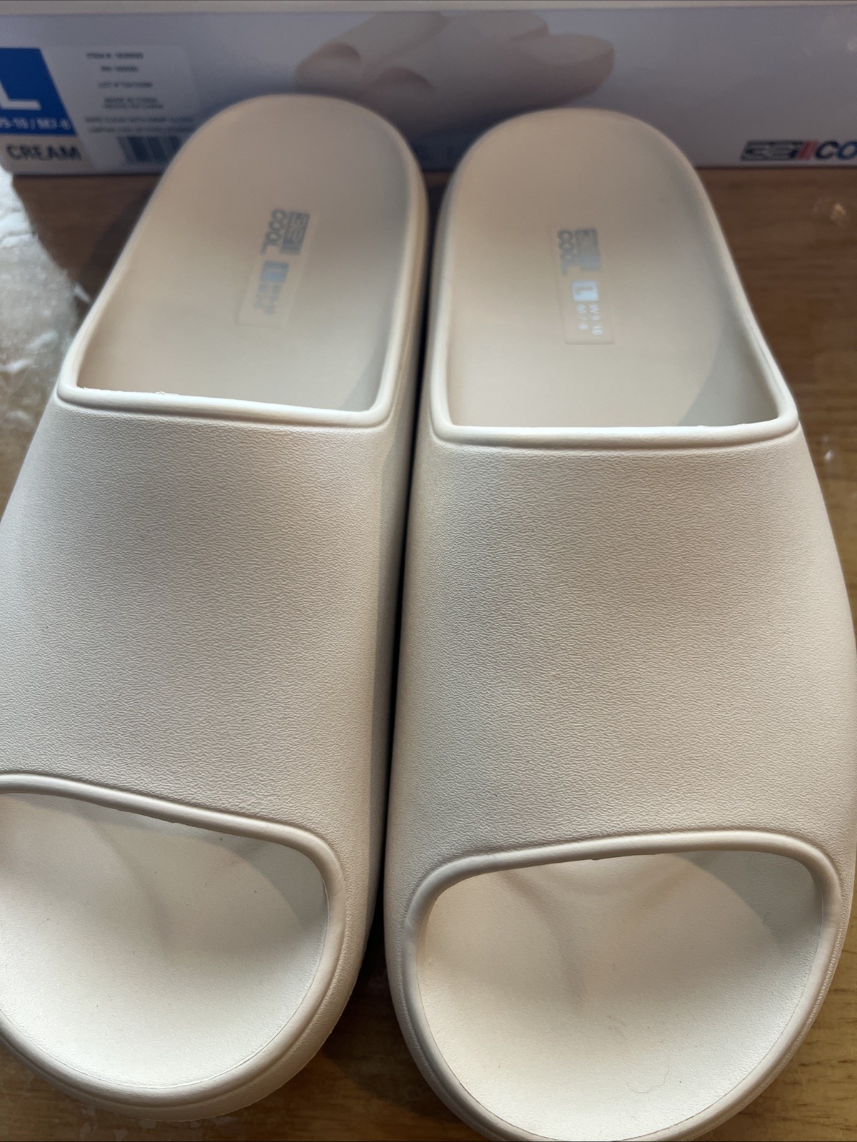 32 Degrees Unisex Size Large (W 9-10 / M 7-8) Cushion Slide Sandal, Cream