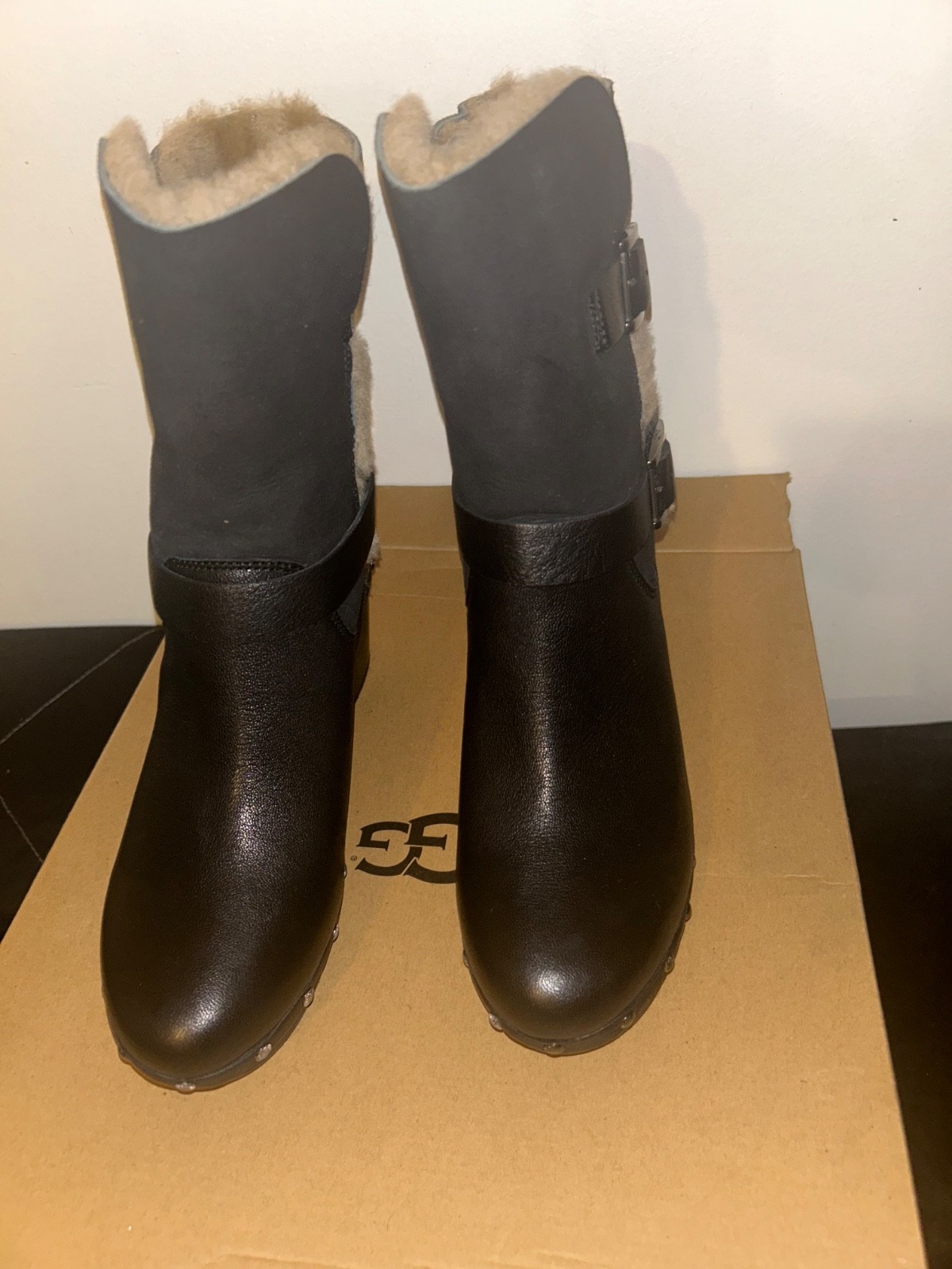 UGG Women’s Brea Black Leather Round Toe Studded Buckle Strap Boots Sz 9