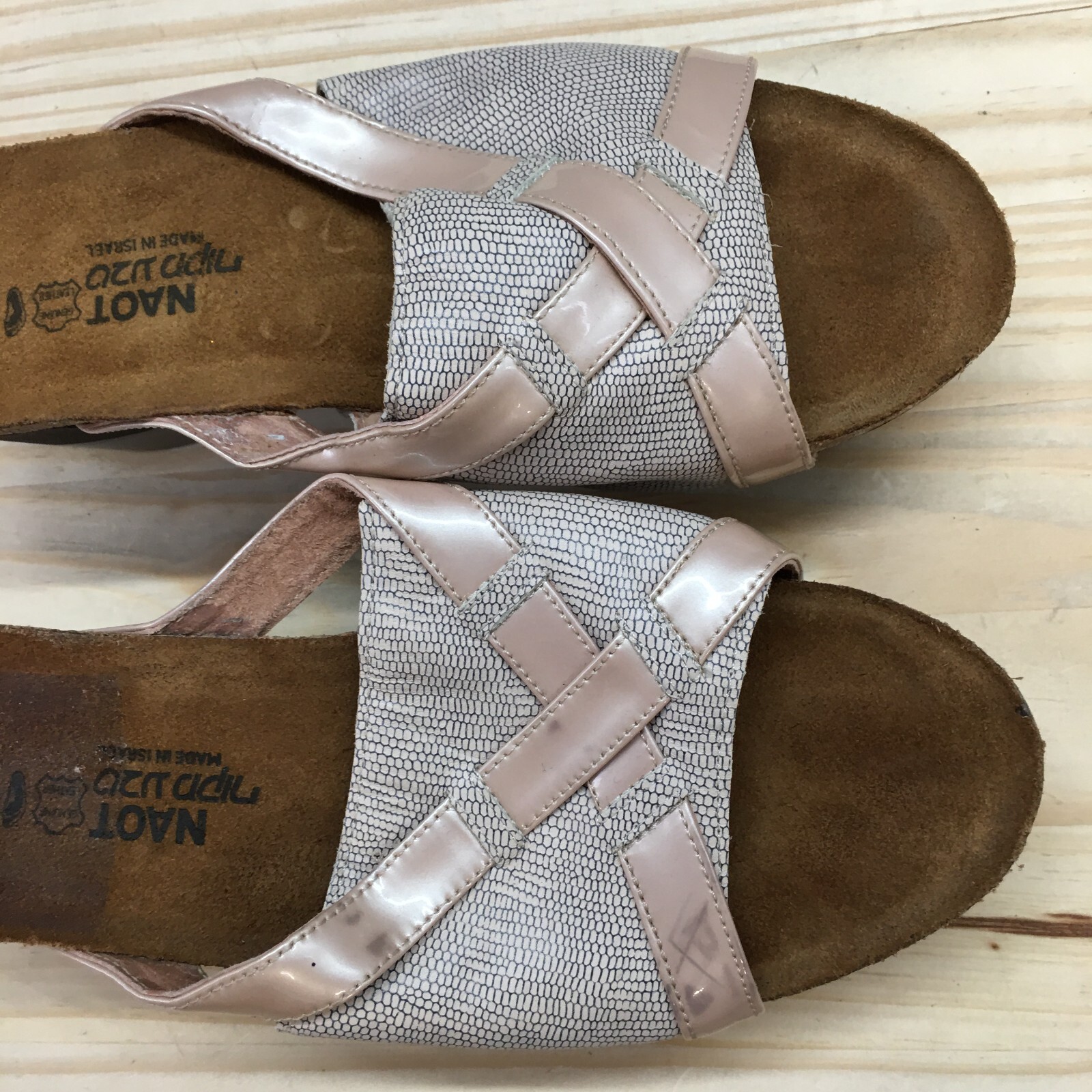 Naot Platform Wedge Sandal Womens 40 Beige Eva Open Toe Slide Patent Leather