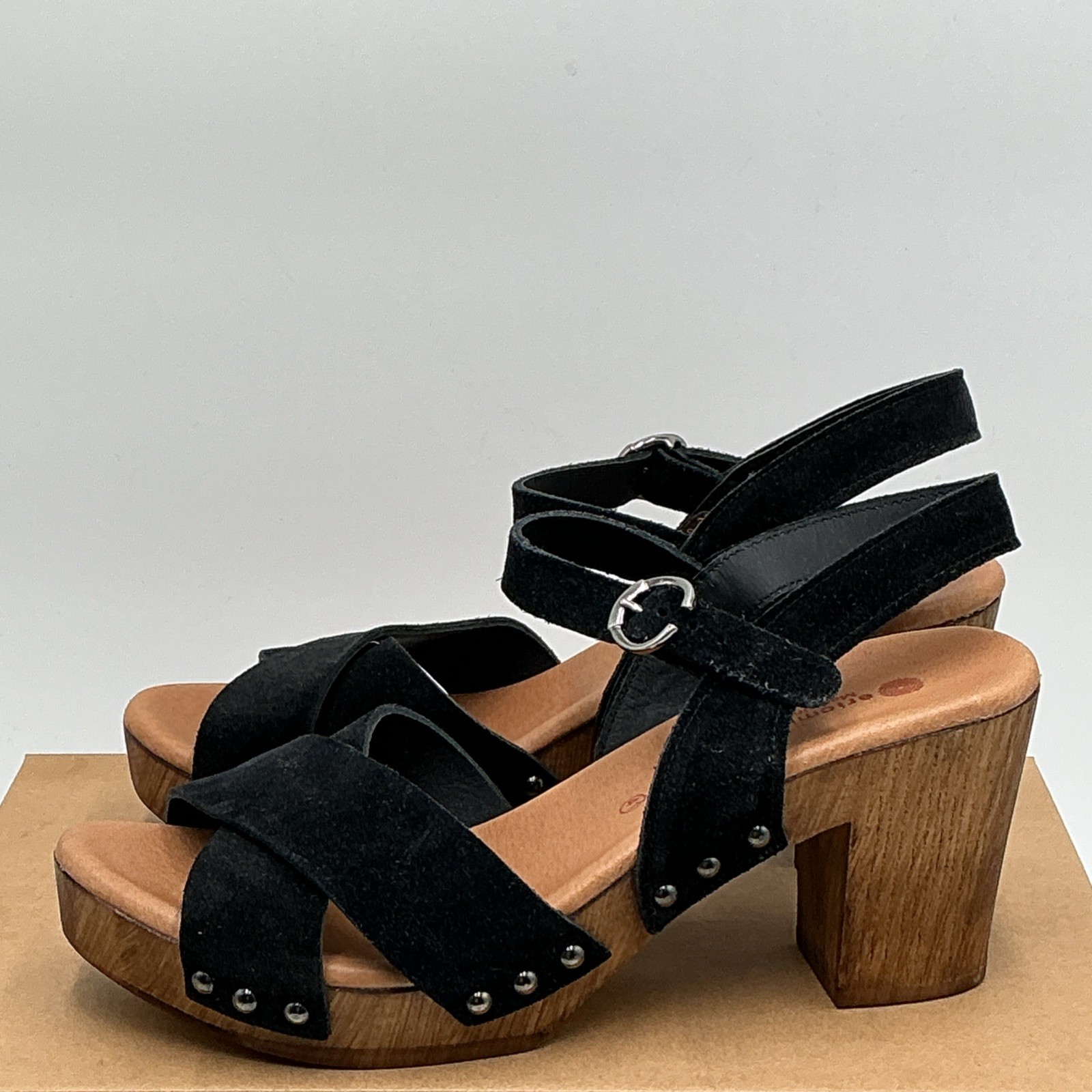 Eric Michael Misson Sandals Women’s 10-11 Black Suede Block Heel Strappy Eby4545