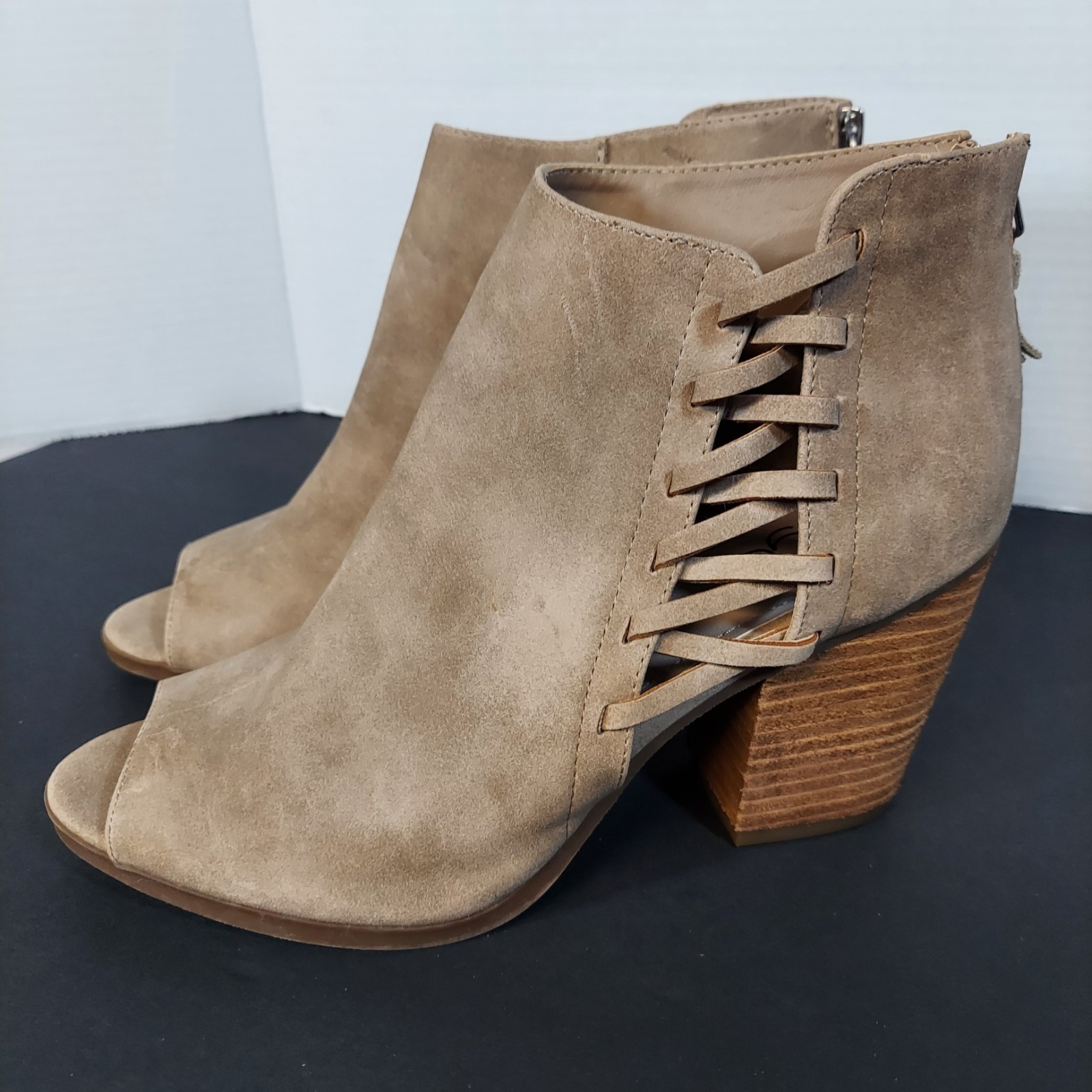 Sugar Violla Women’s Shoes Size 10 Boots Peekaboo Toe 3.25 Heel Tan Faux Suede