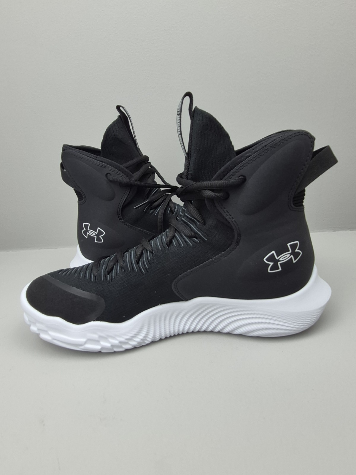Under Armour Flow Highlight Ace Womens Sizes Black Volleyball Shoes 3027083-001