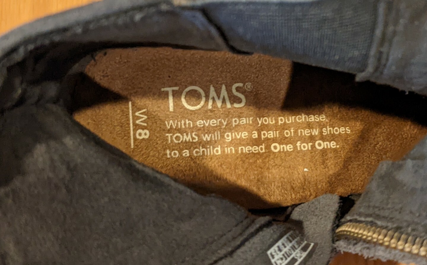 Tom’s Majorca Peep-Toe Gray Suede Booties – 8