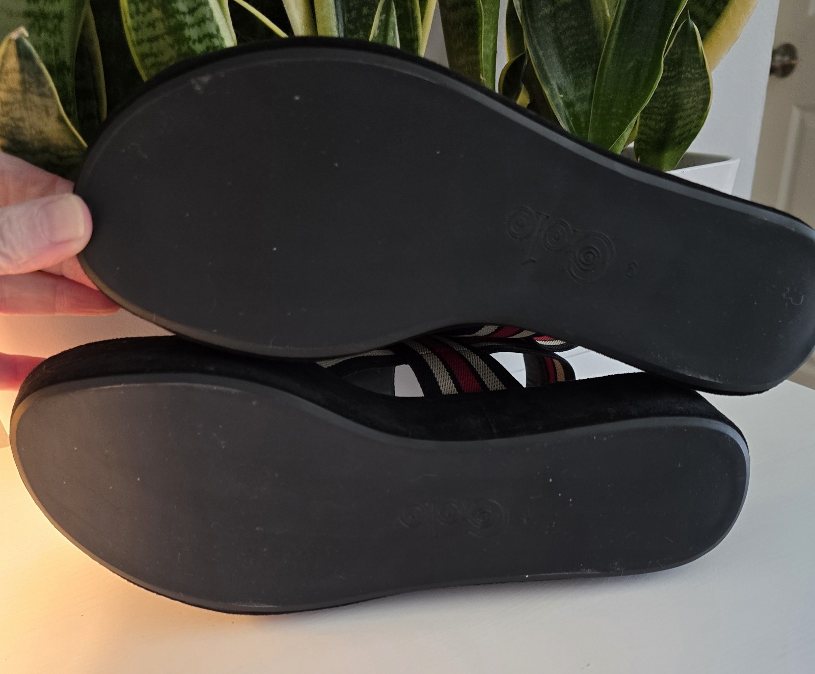 Golo Baird Elastic Strap Platform Sandal Sz 9 Black Red White Chunky Striped