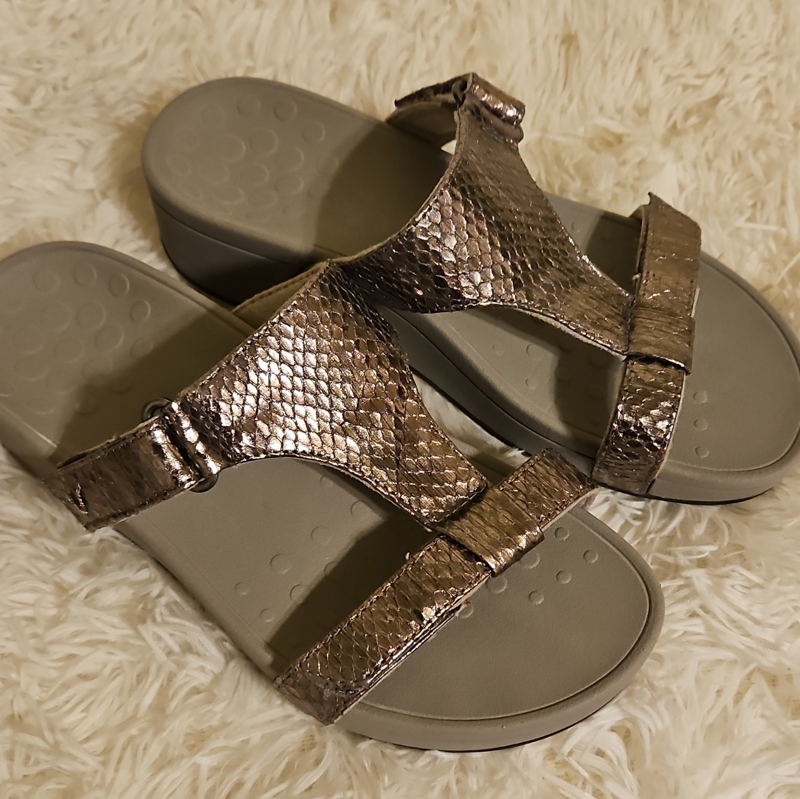 Vionic Pacific Ellie Metallic Snake Pewter Silver Comfort Sandals- Womens Size 6