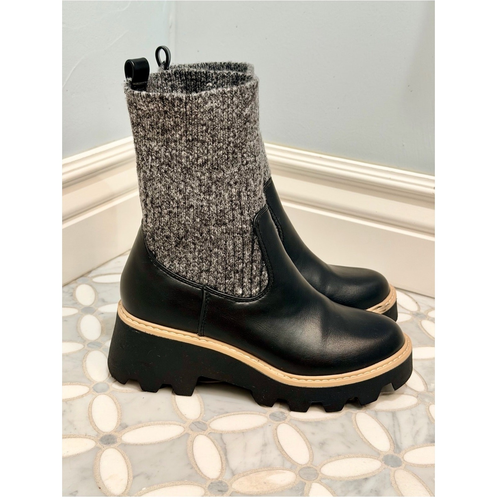 DV by Dolce Vita Vionie Knit Lug Sole Chelsea Boots Black Gray Women’s Size 7.5
