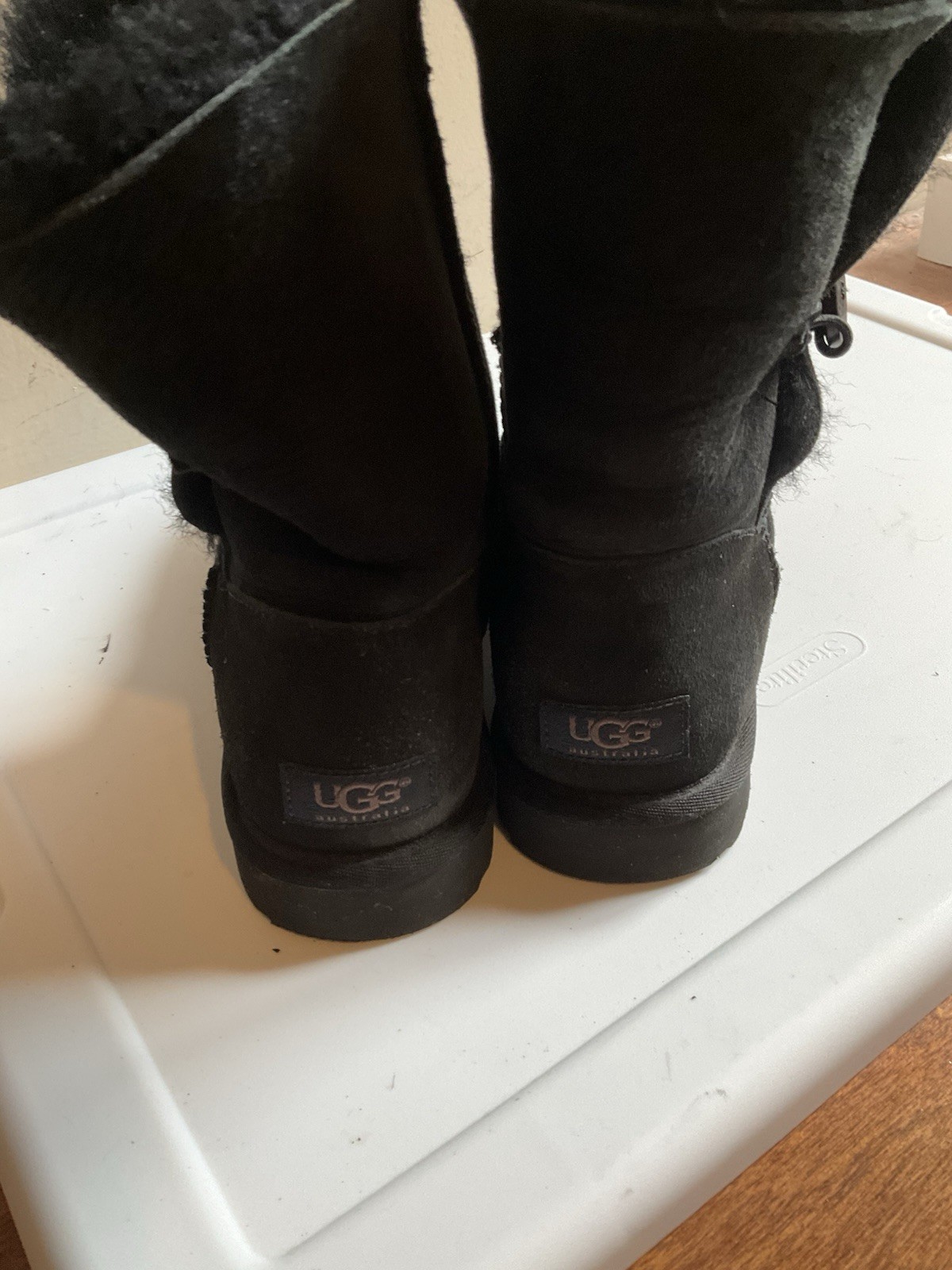 UGG Australia Bailey Button 5803 Black Sheepskin Shearling Boots Womens 8